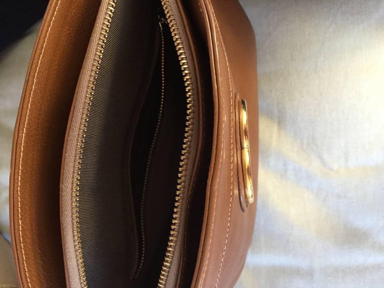 Perfect Brand New Vintage Saks Fifth Avenue Saddle Tan Handbag Purse Bag 1