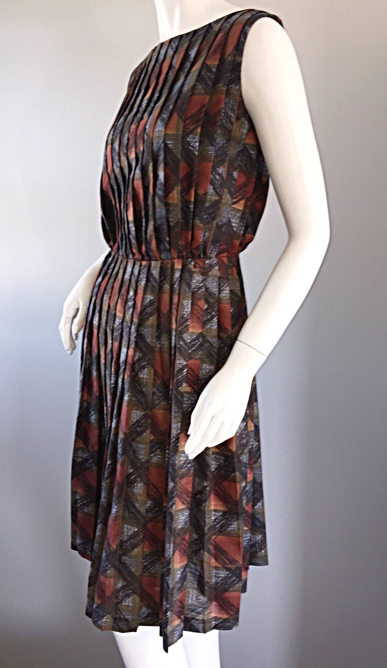 1950s Autumnal 3 - D Checkered Plaid Pleated 50s Cotton Vintage Dress In Excellent Condition For Sale In San Diego, CA