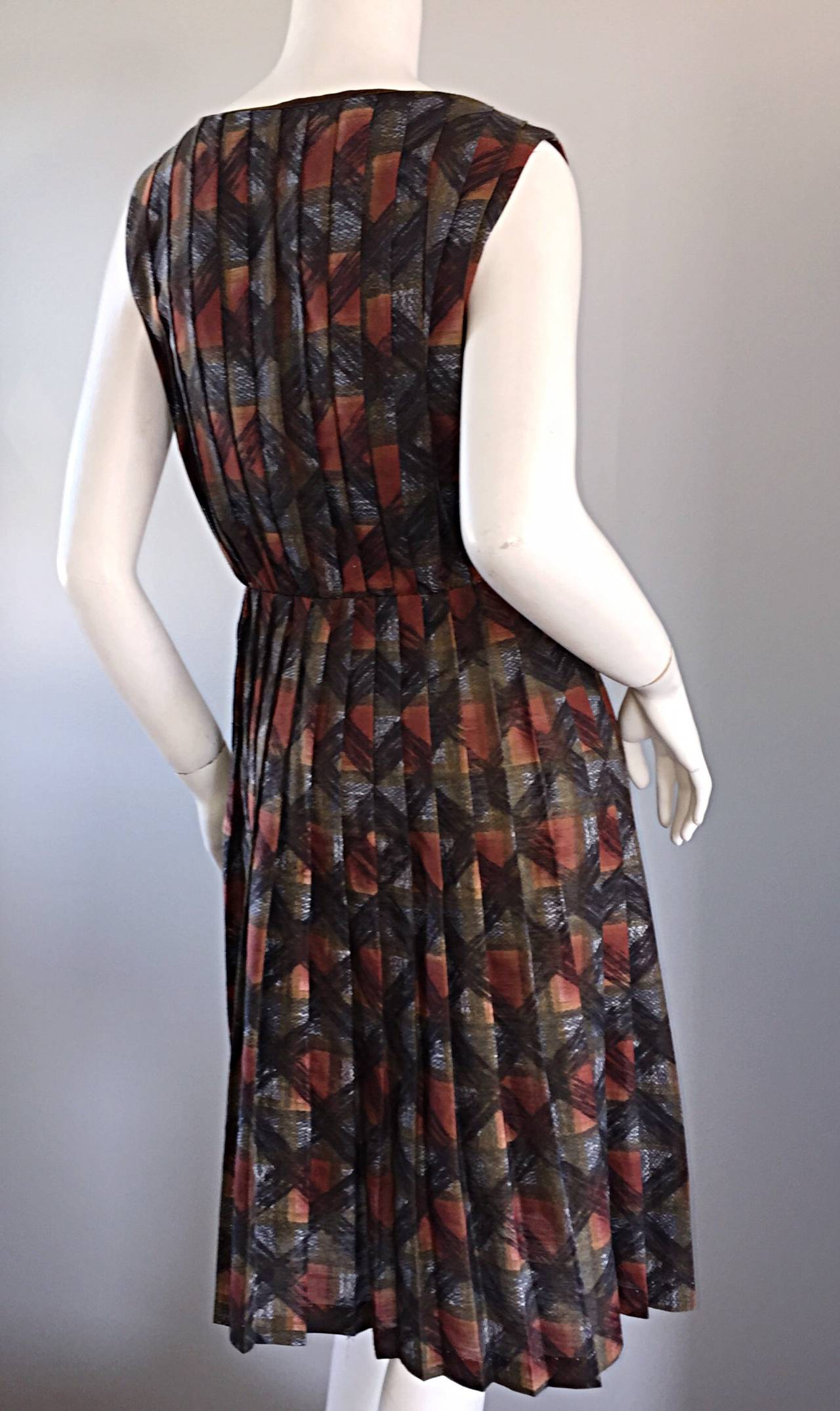 Women's 1950s Autumnal 3 - D Checkered Plaid Pleated 50s Cotton Vintage Dress For Sale