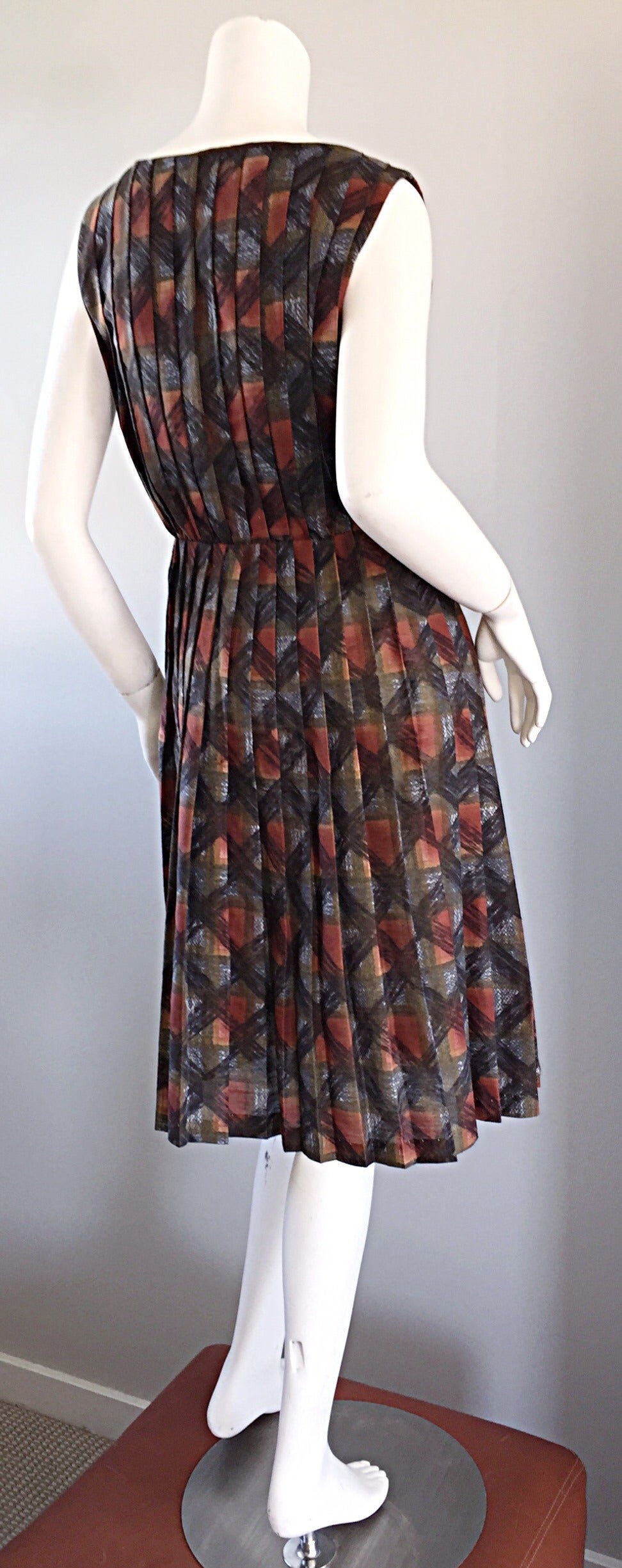 1950s Autumnal 3 - D Checkered Plaid Pleated 50s Cotton Vintage Dress For Sale 4