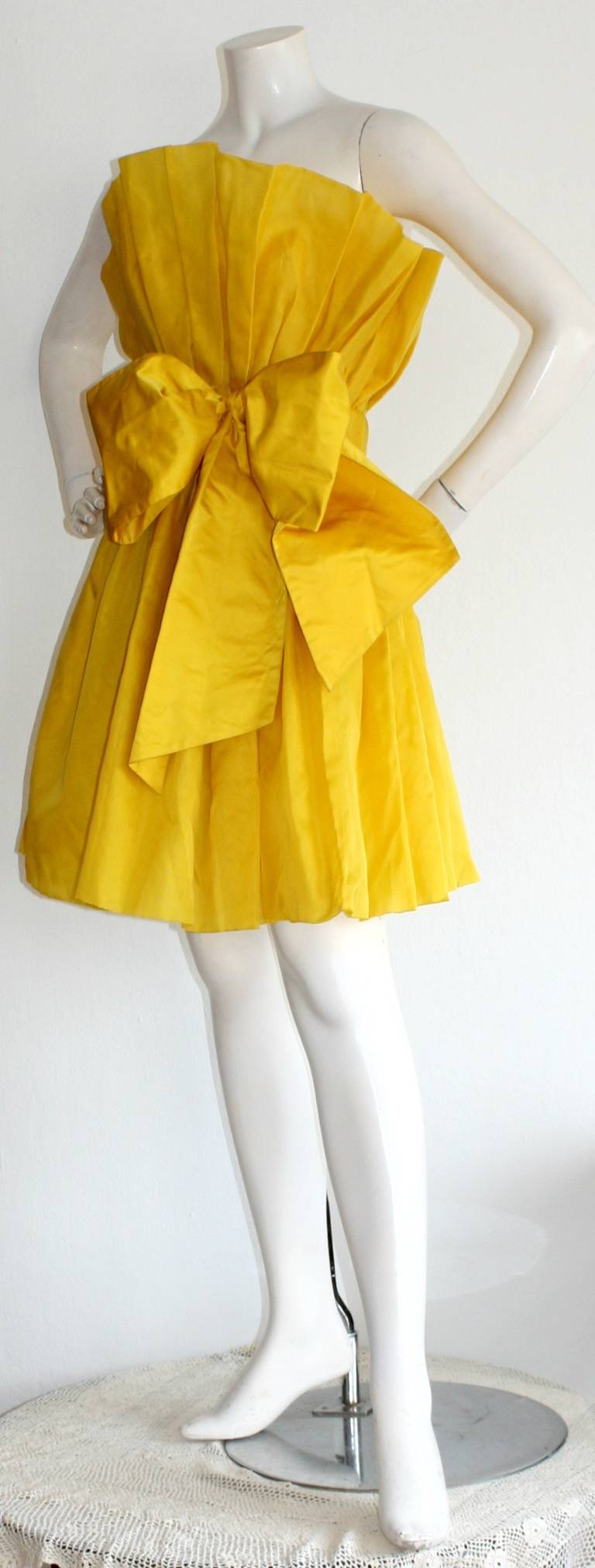 James Purcell giallo anni '80 Taglia 8 Stupefacente abito vintage anni '80 a ventaglio origami in vendita 1