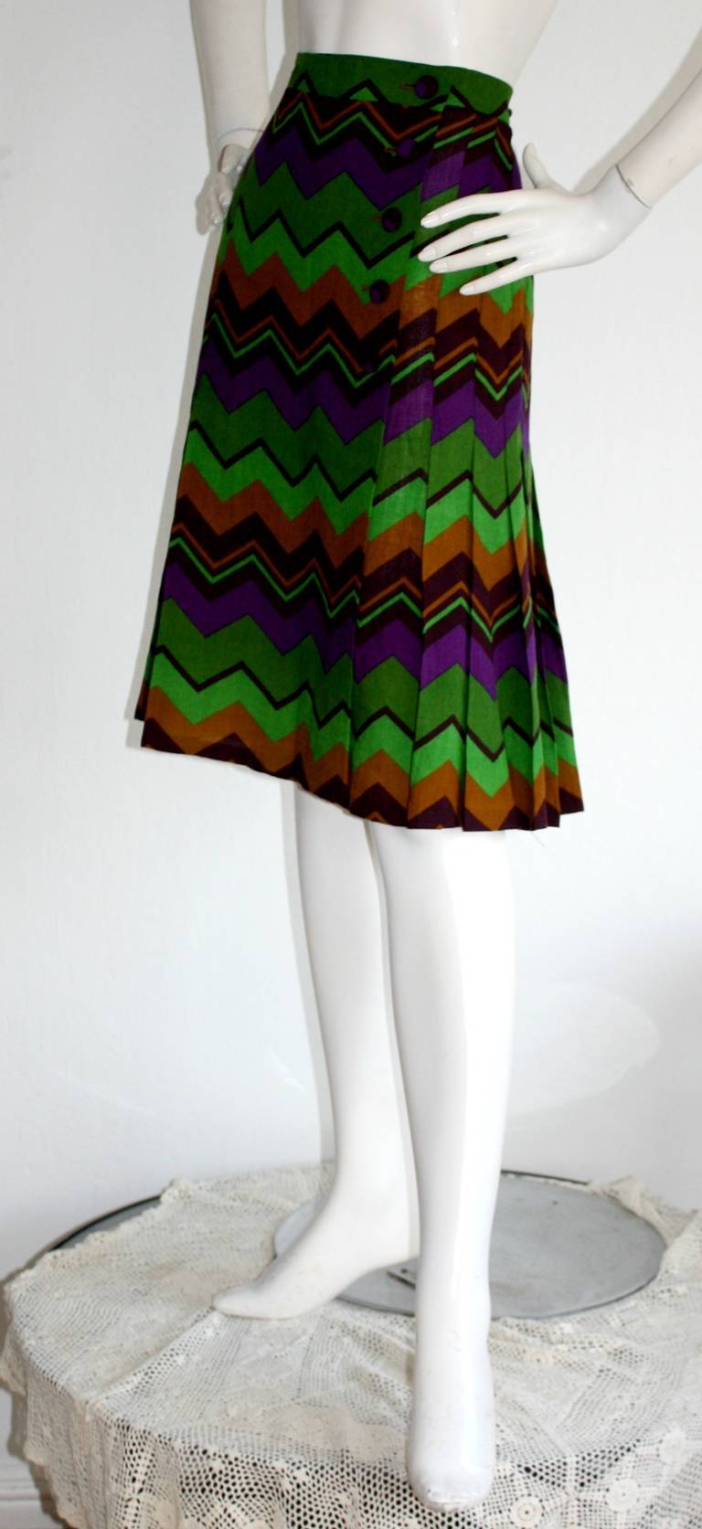 Black Yves Saint Laurent Vintage Rive Gauche Chevron Print Pleated Skirt For Sale