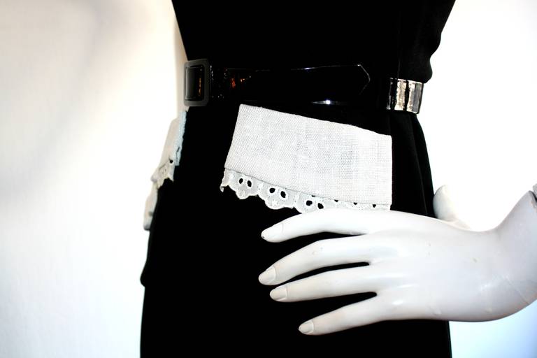 Donald Brooks Vintage Vestido largo con cinturón de ojales en blanco y negro en venta 2