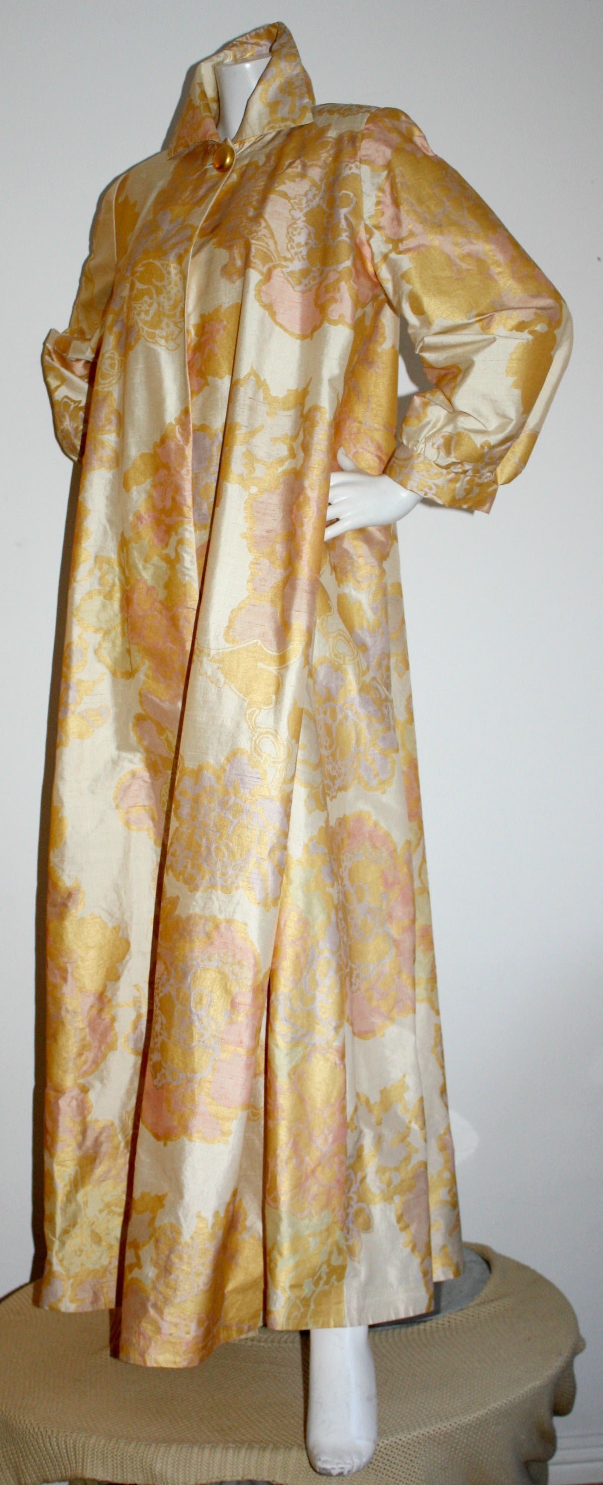 Dramatic Vintage Designer Hand Painted Silk Opera Coat Jacket In Excellent Condition For Sale In San Diego, CA