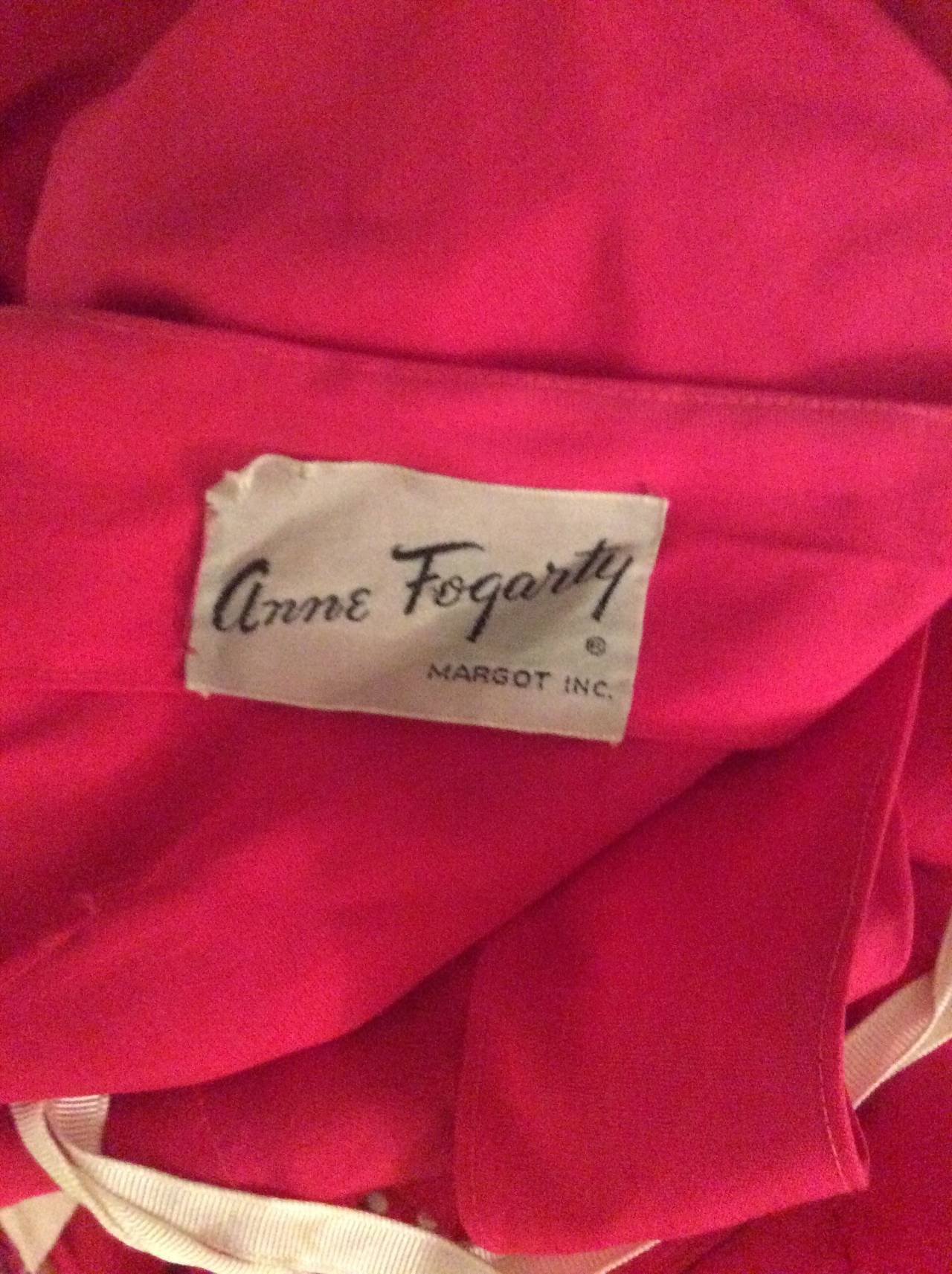 Pretty 1950s Vintage Anne Fogarty Raspberry Pink Full Skirt Button Dress In Excellent Condition For Sale In San Diego, CA