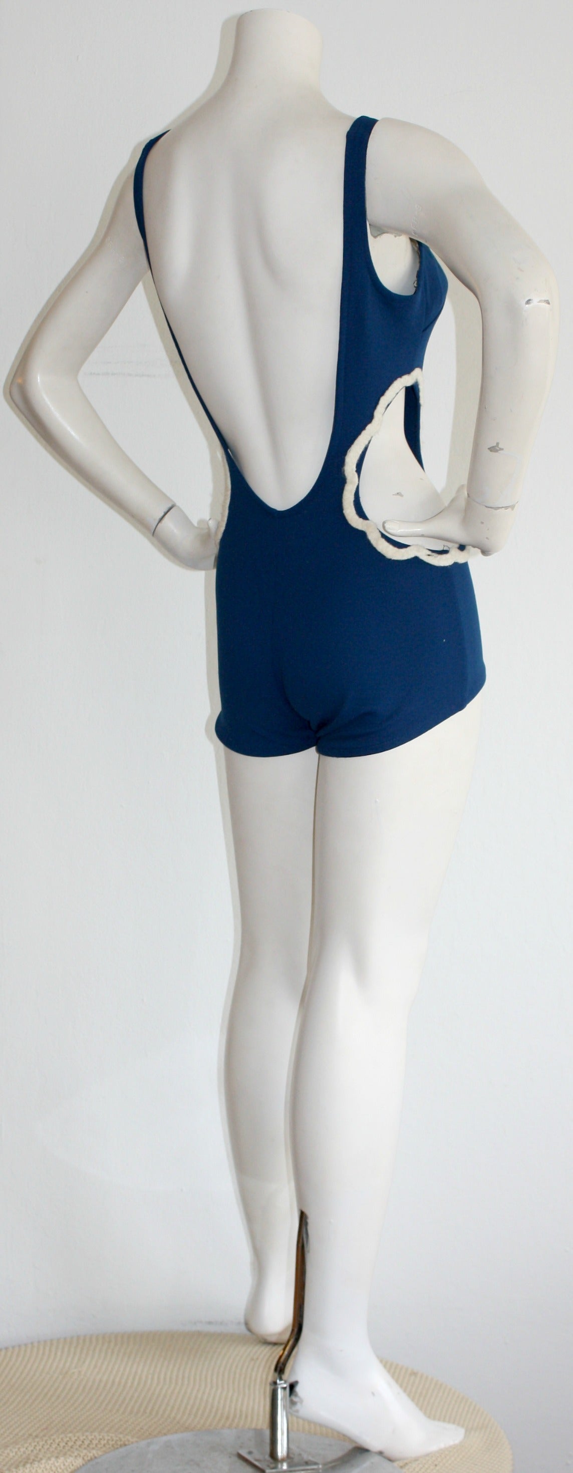 1960s Vintage Oleg Cassini ' Peter Pan ' Space Age Cut-Out Swimsuit In Excellent Condition In San Diego, CA