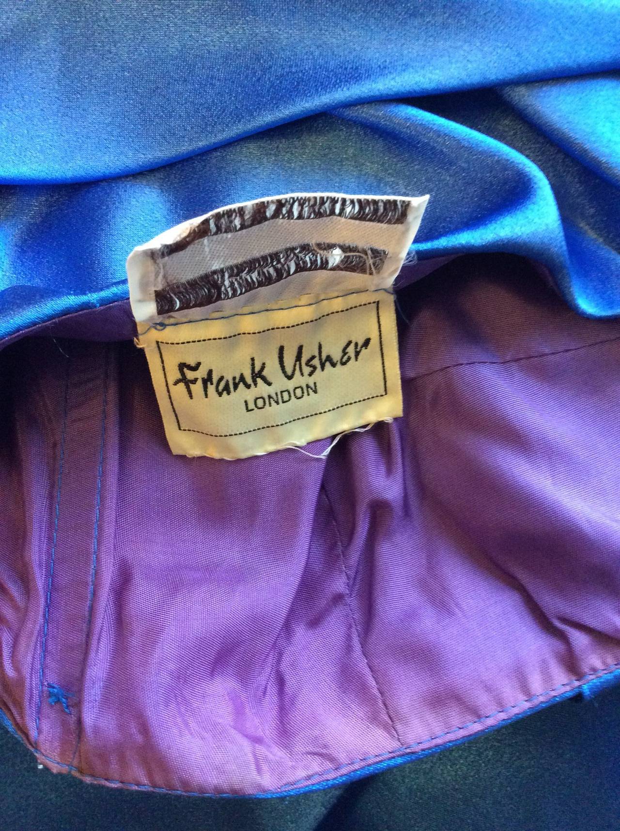 Magnifique robe et châle grecs en soie bleue vintage Frank Usher Neiman Marcus en vente 1