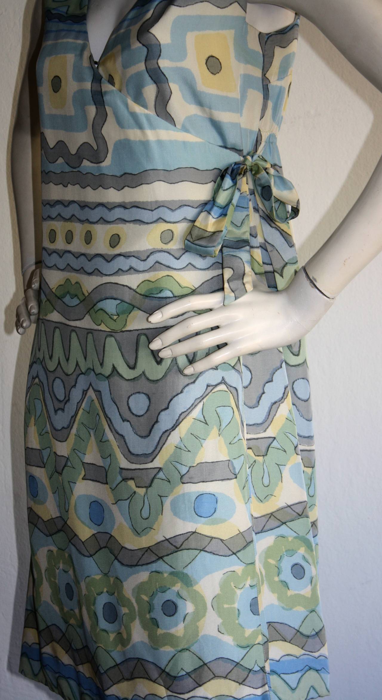 RARE 1967 Vintage B.H. Wragge Mod Silk Psychedelic Wrap Dress In Excellent Condition For Sale In San Diego, CA