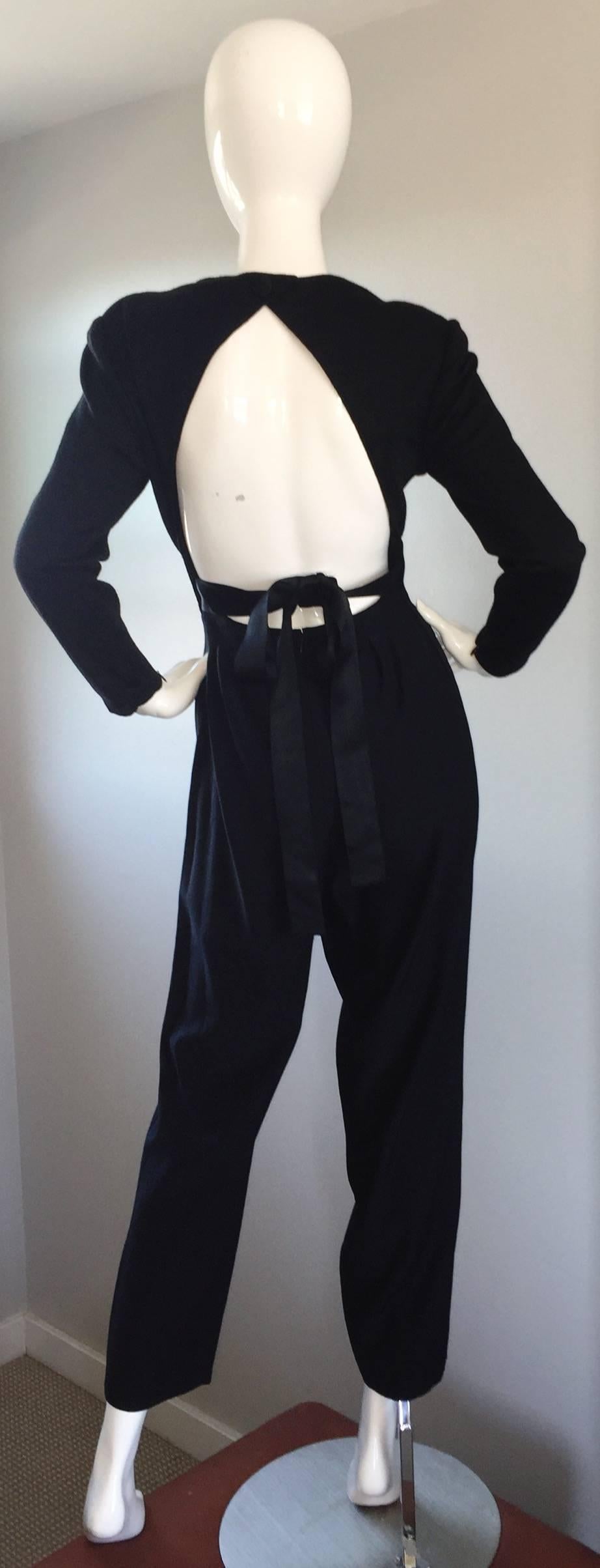 Seltene Vintage Geoffrey Beene ' Open Back ' Schwarz Langarm Overall Onesie im Zustand „Hervorragend“ in San Diego, CA