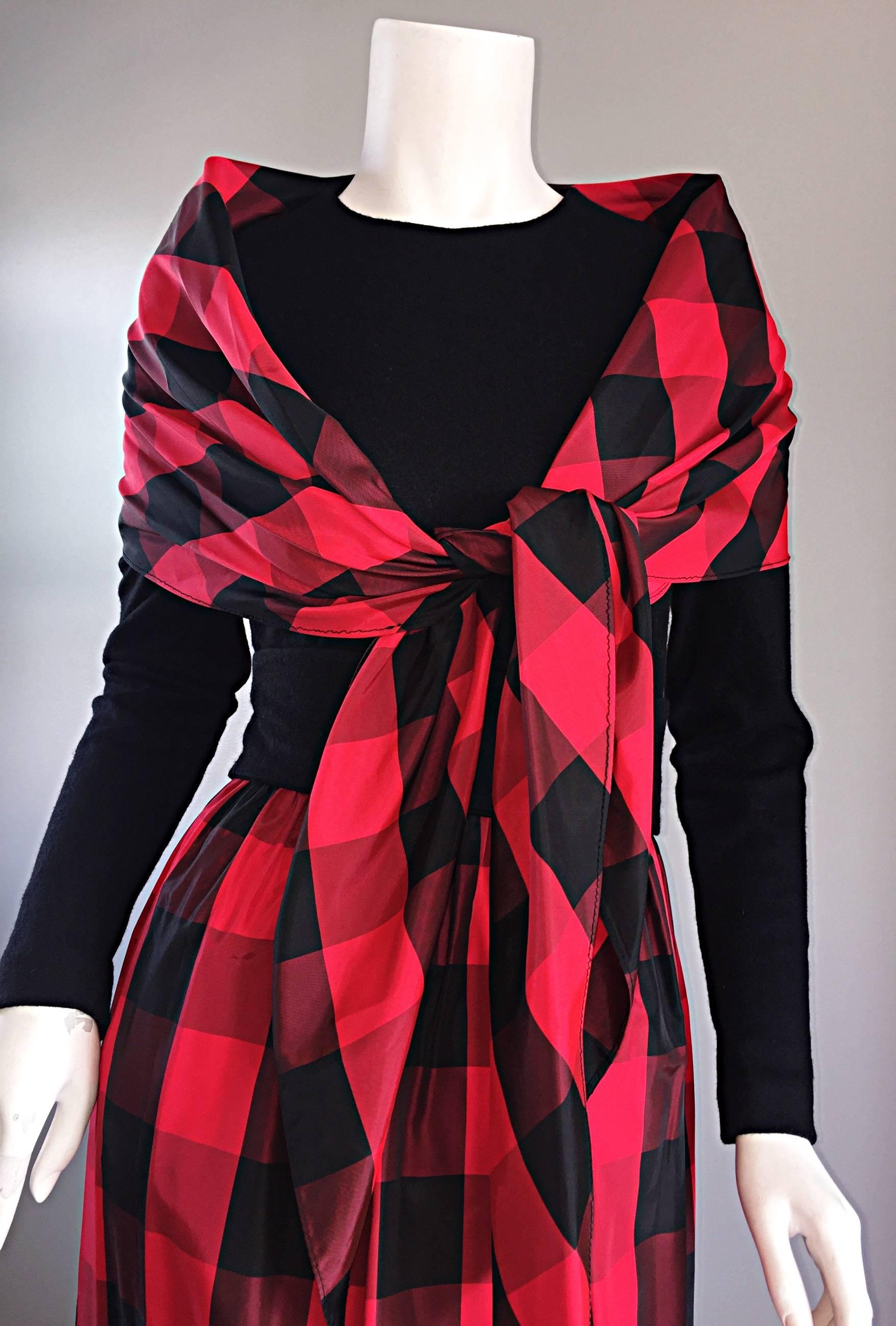 Chic Vintage Anne Fogarty 1970s Black and Red Checkered Dress and Shawl Set 70s In Excellent Condition For Sale In San Diego, CA
