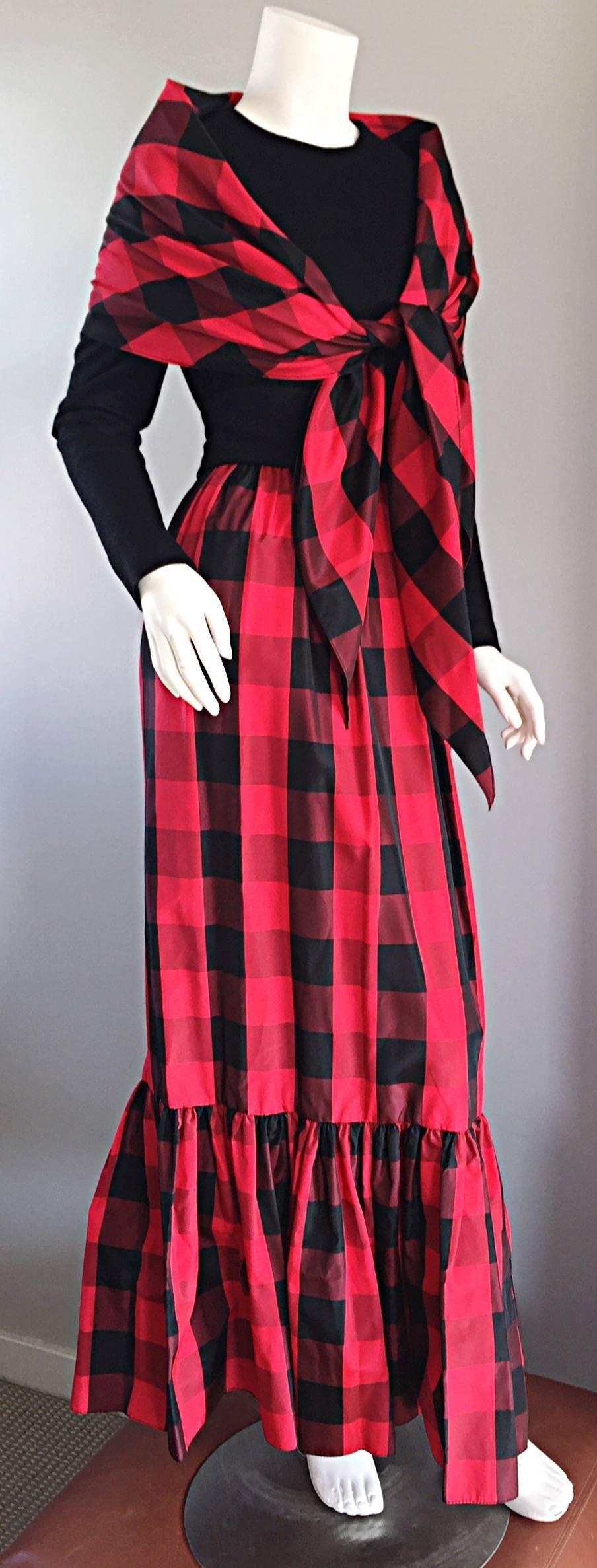 Chic Vintage Anne Fogarty 1970s Black and Red Checkered Dress and Shawl Set 70s For Sale 1