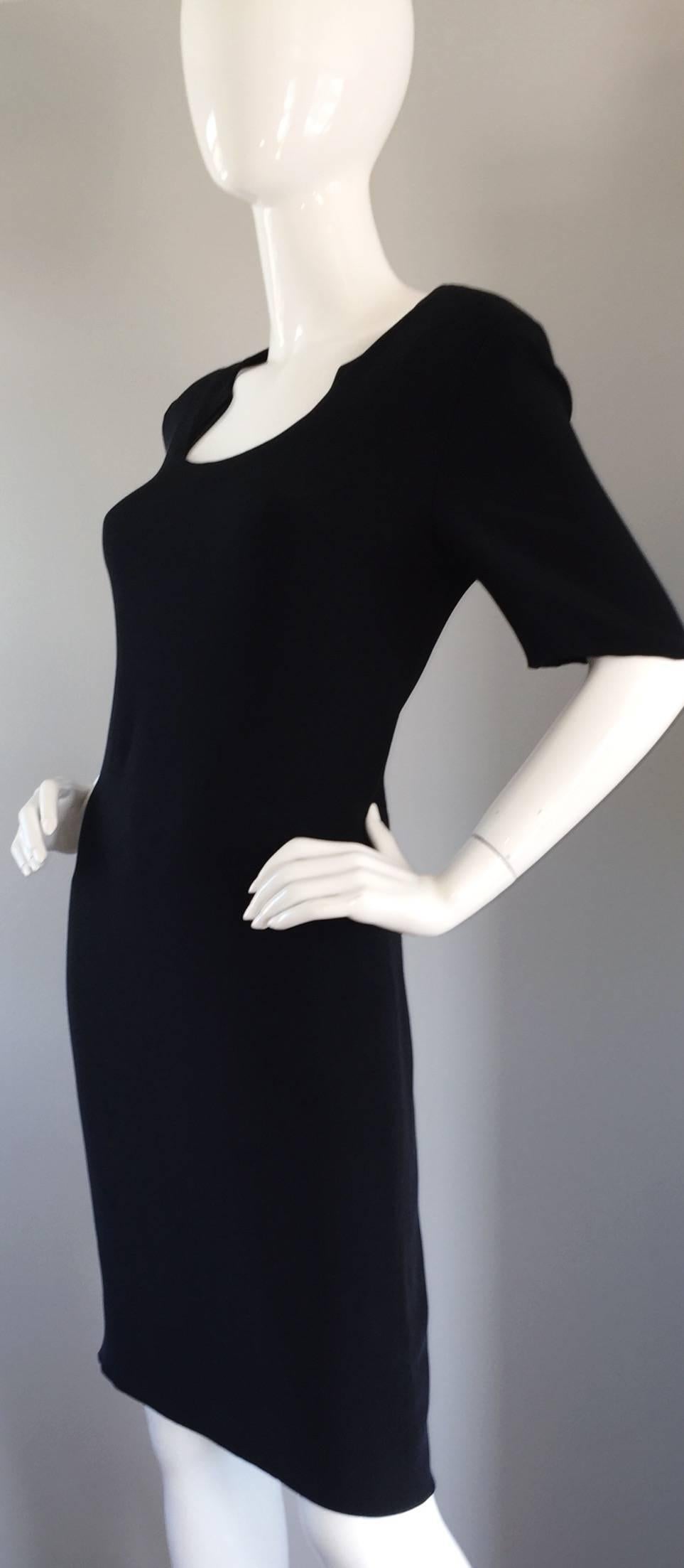 Vintage Bill Blass Size 12 Scoop Neck Perfect Little Black Jersey Dress LBD For Sale 2