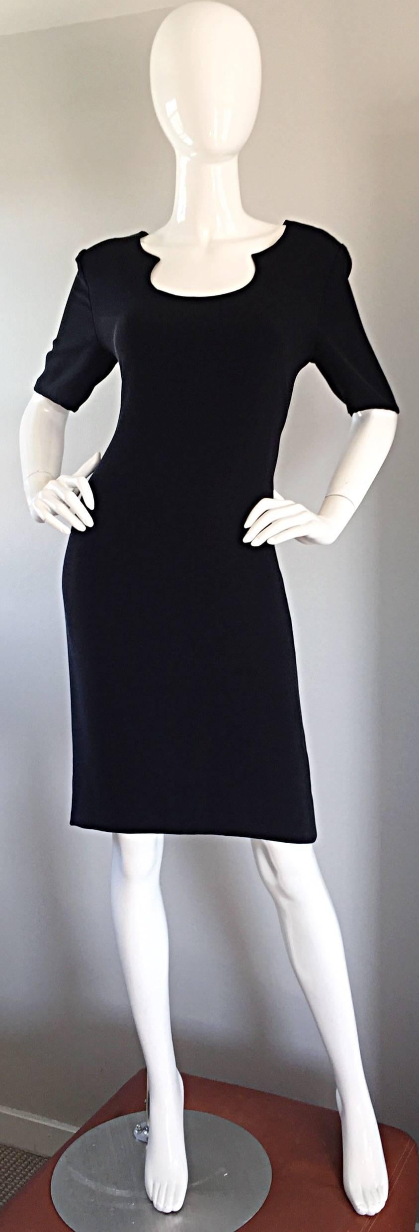 Vintage Bill Blass Size 12 Scoop Neck Perfect Little Black Jersey Dress LBD For Sale 4