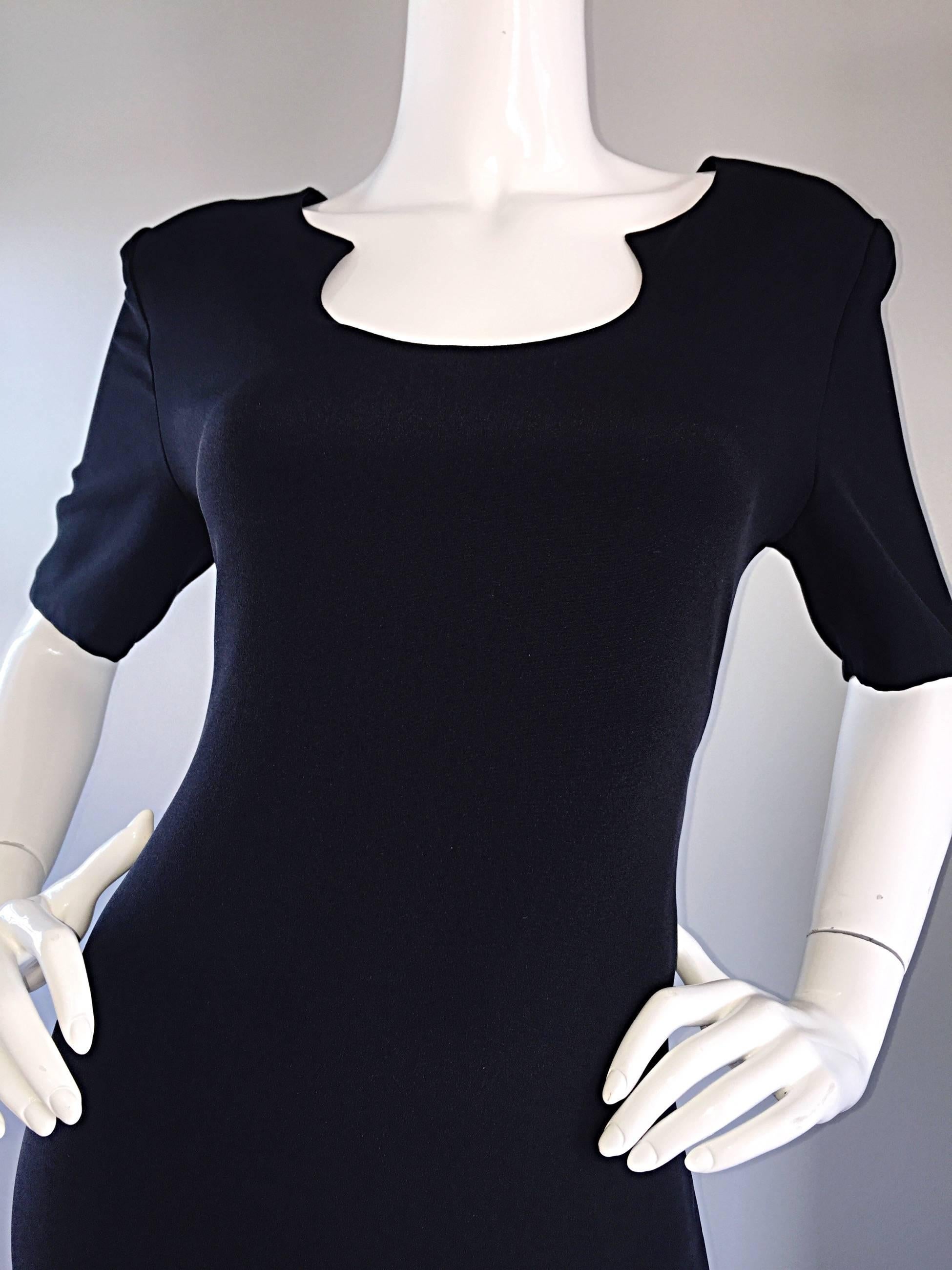 Vintage Bill Blass Size 12 Scoop Neck Perfect Little Black Jersey Dress LBD For Sale 3