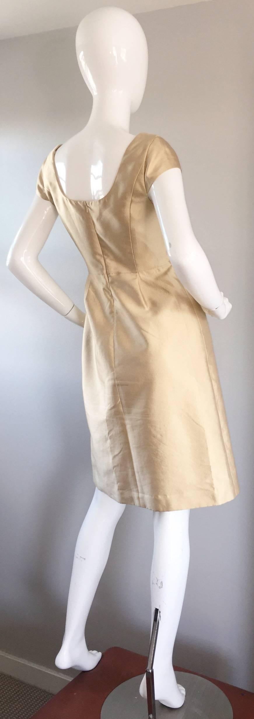 Women's Badgley Mischka Light Gold Fit and Flare 50s Style Flattering Silk Dress For Sale
