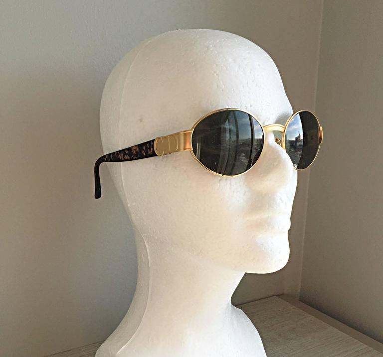 Rare Vintage Christian Dior 1990s Round  display picture 3