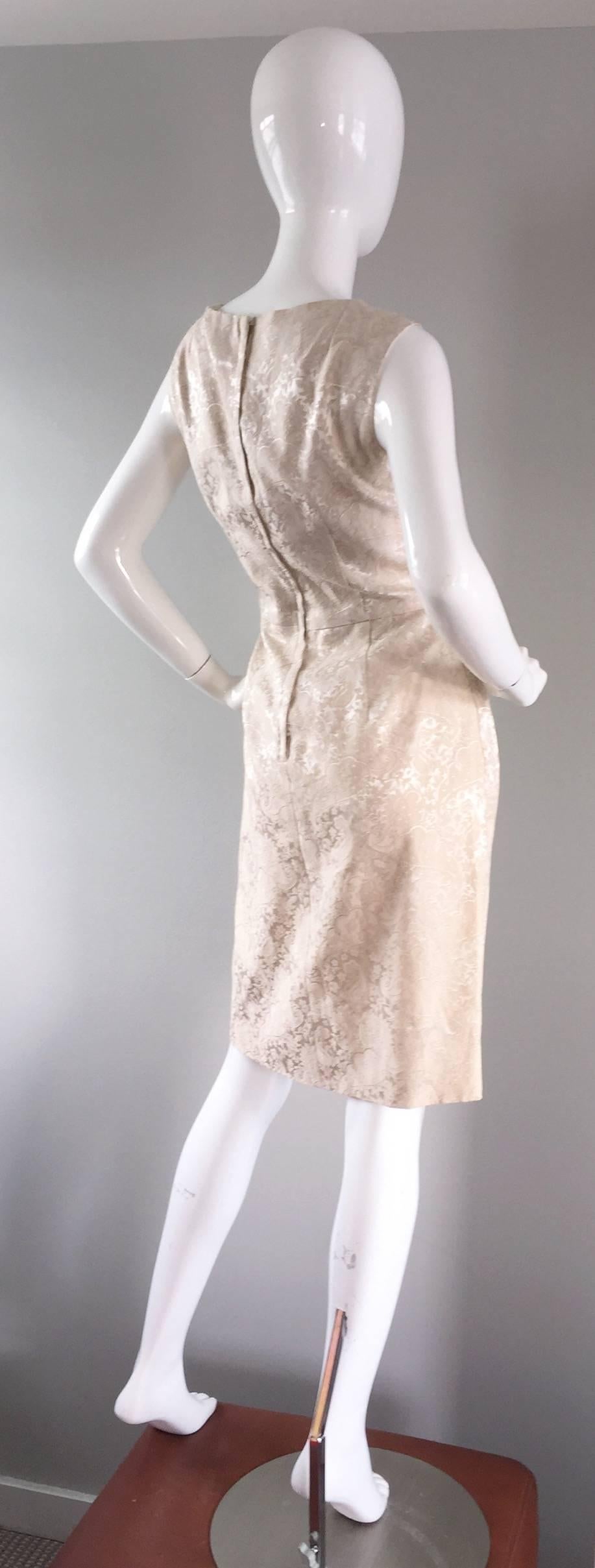 Gray Chic 1960s Iridescent Silk Ivory / Off - White Vintage 60s Dress 