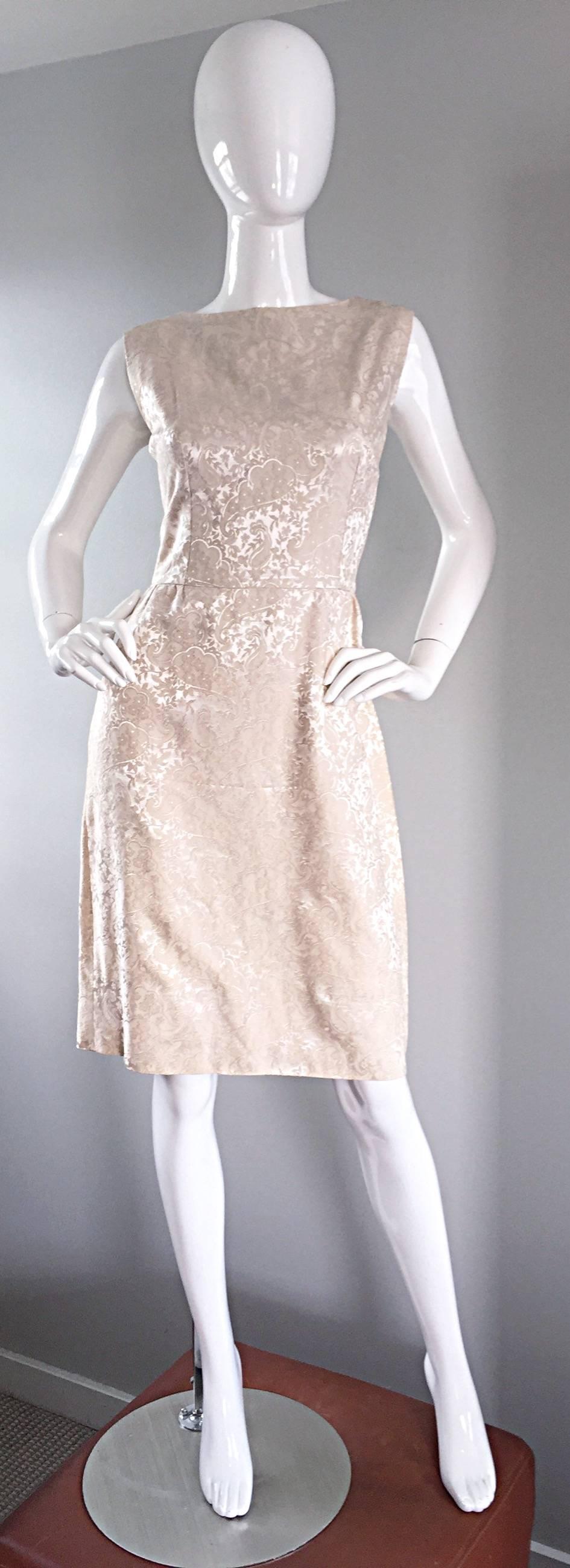 Women's Chic 1960s Iridescent Silk Ivory / Off - White Vintage 60s Dress 