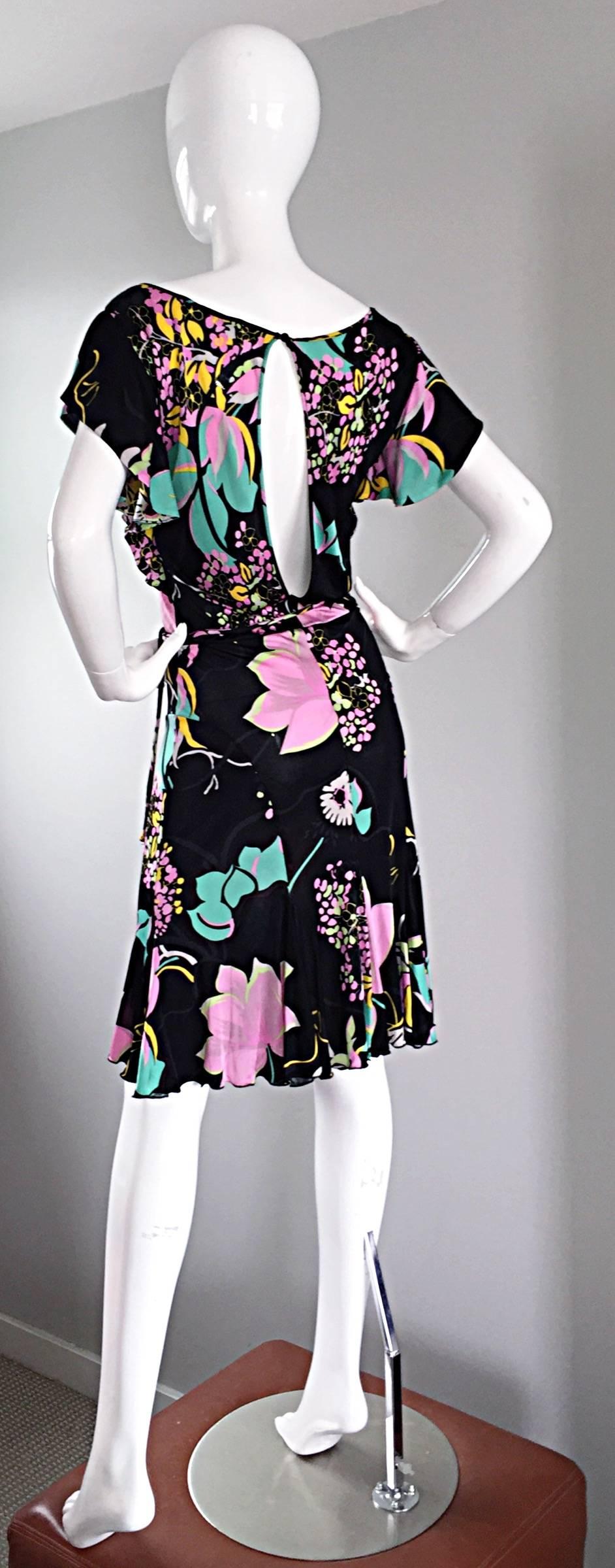 Schönes Blumarine by Anna Molinari Schwarzes Rayon Jersey Kleid im Stil der 1930er Jahre + Gürtel im Zustand „Neu“ im Angebot in San Diego, CA