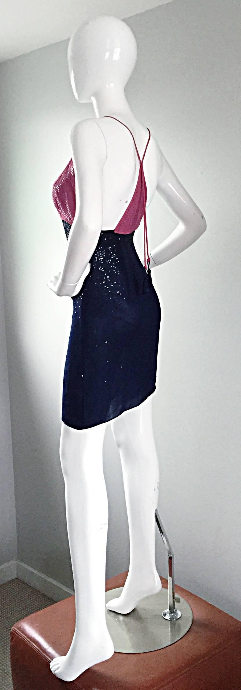 Nero Sexy abito vintage di Neil Bieff in seta rosa e blu navy con paillettes sulla schiena in vendita