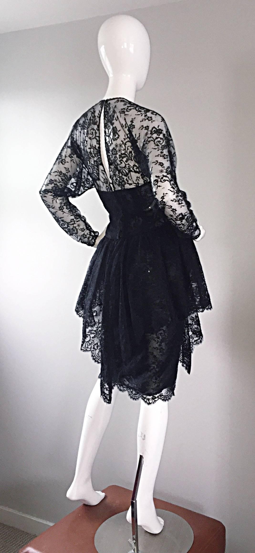Unglaubliches Vintage Oscar de la Renta Größe 10 Schwarzes Seidenkleid mit Chantilly-Spitze aus den 80ern im Zustand „Hervorragend“ im Angebot in San Diego, CA
