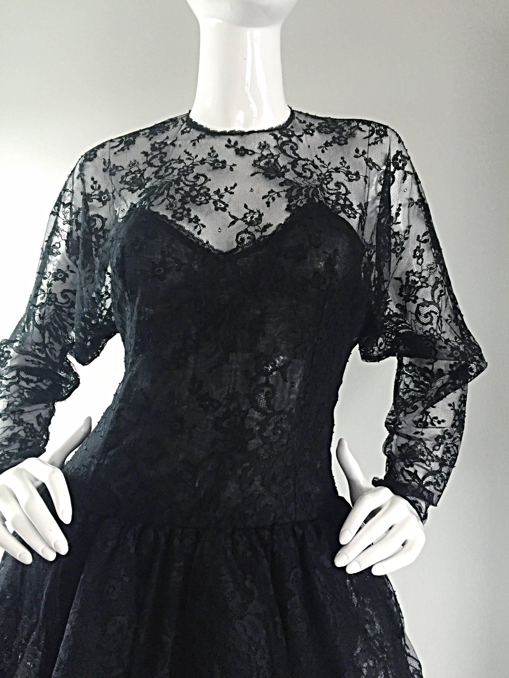 Unglaubliches Vintage Oscar de la Renta Größe 10 Schwarzes Seidenkleid mit Chantilly-Spitze aus den 80ern im Angebot 1