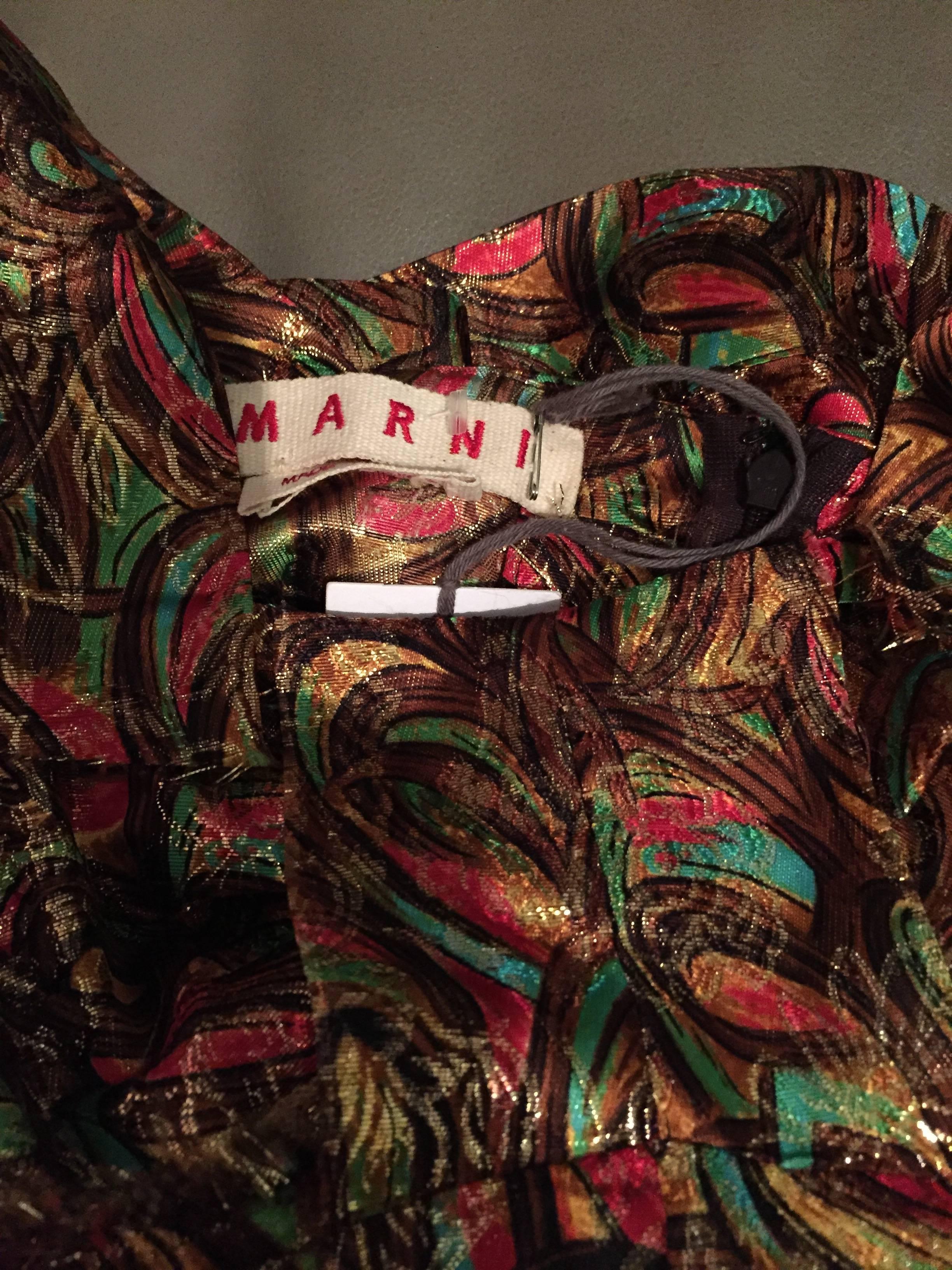 Marni - Chemisier trapèze sans manches en soie métallisée avec mosaïque colorée, état neuf avec étiquettes en vente 5