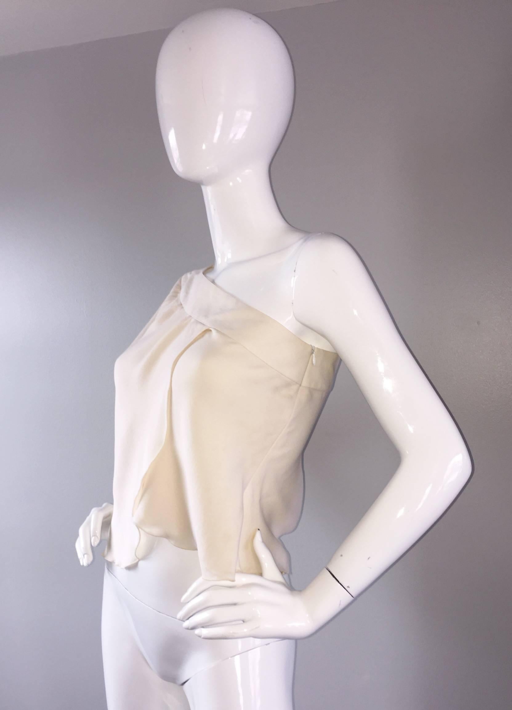 Vintage Girogio Armani 1990s Ivory One Shoulder 90s Silk Cropped Blouse / Top in vendita 1