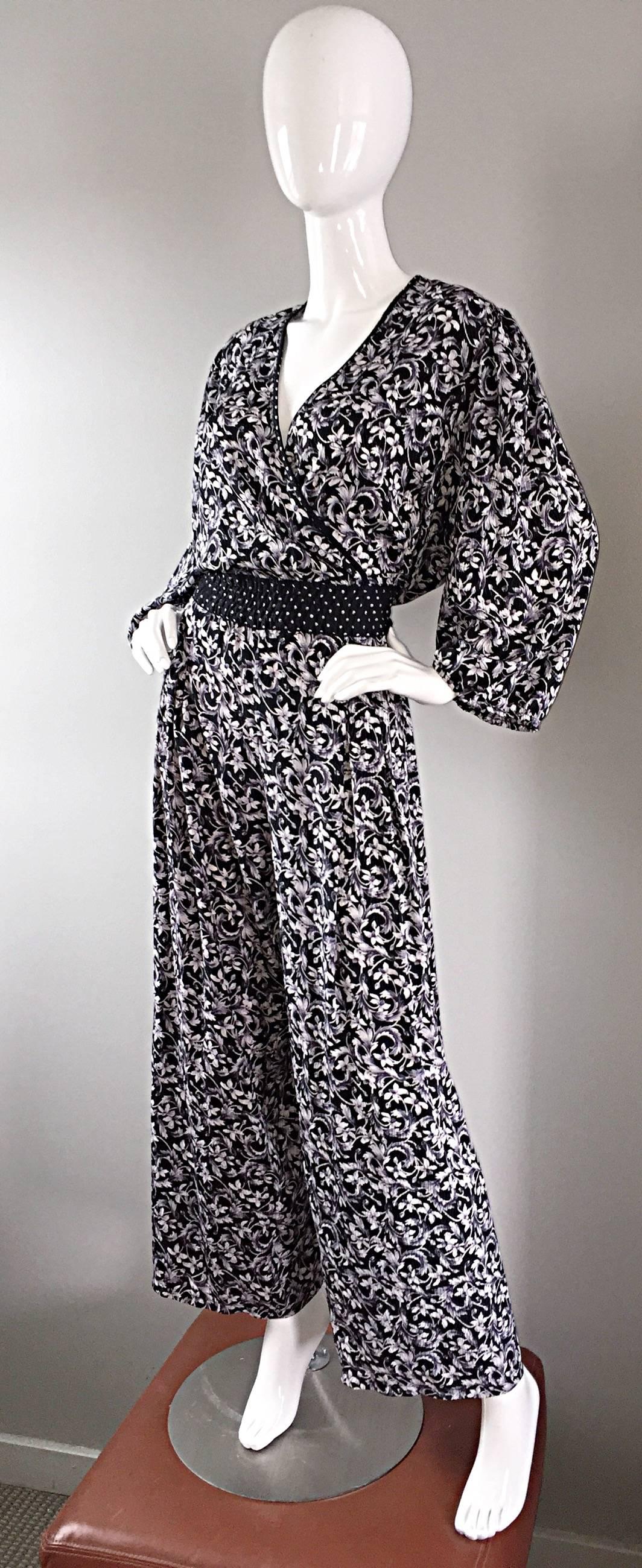 Amazing Vintage Diane Fres Black and White Boho Jumpsuit w/ Palazzo Legs In Excellent Condition In San Diego, CA