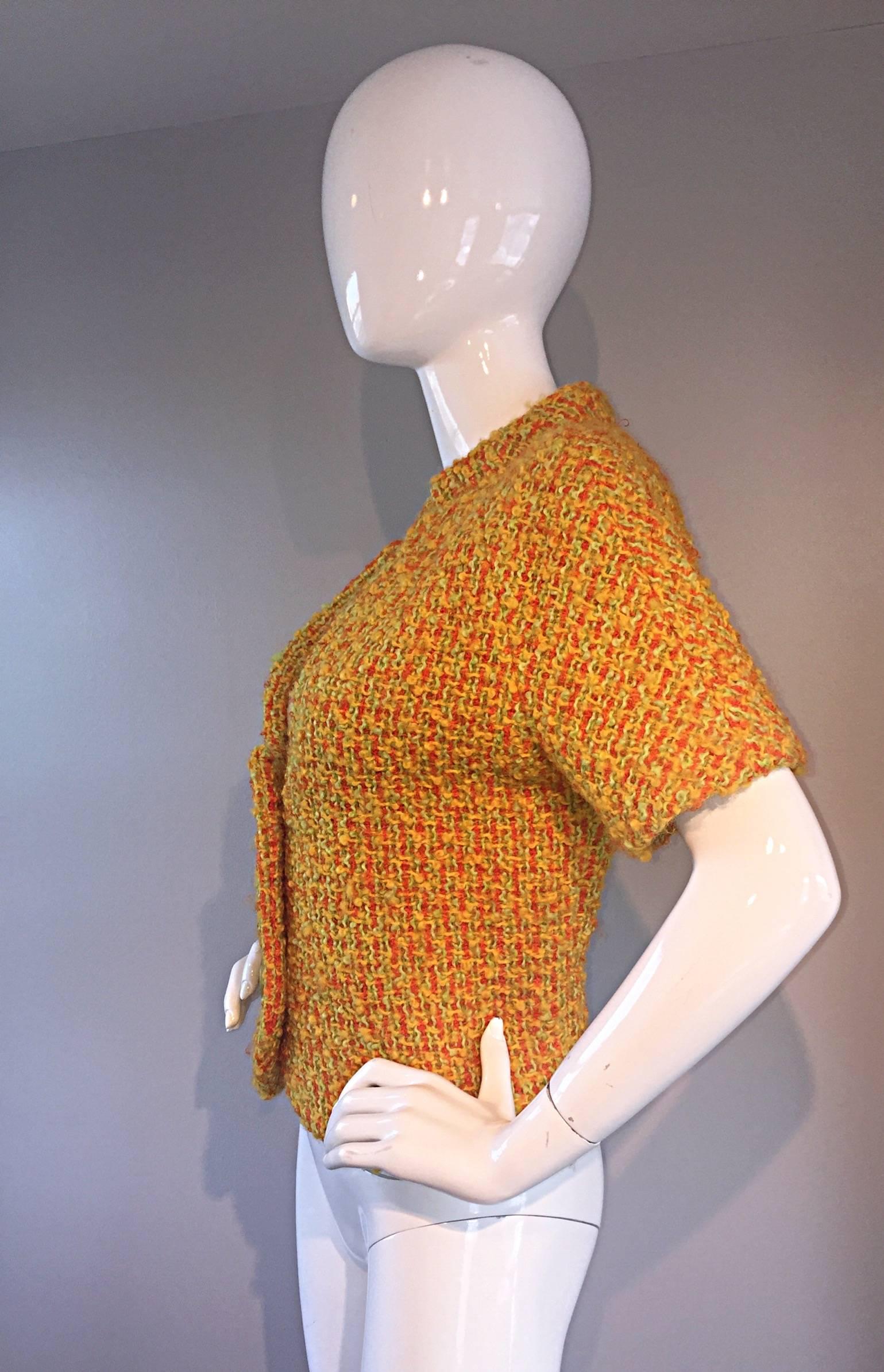 1960s B.H Wragge Burnt Orange Boucle Mod Short Sleeve Vintage 60s Retro Jacket In Excellent Condition For Sale In San Diego, CA
