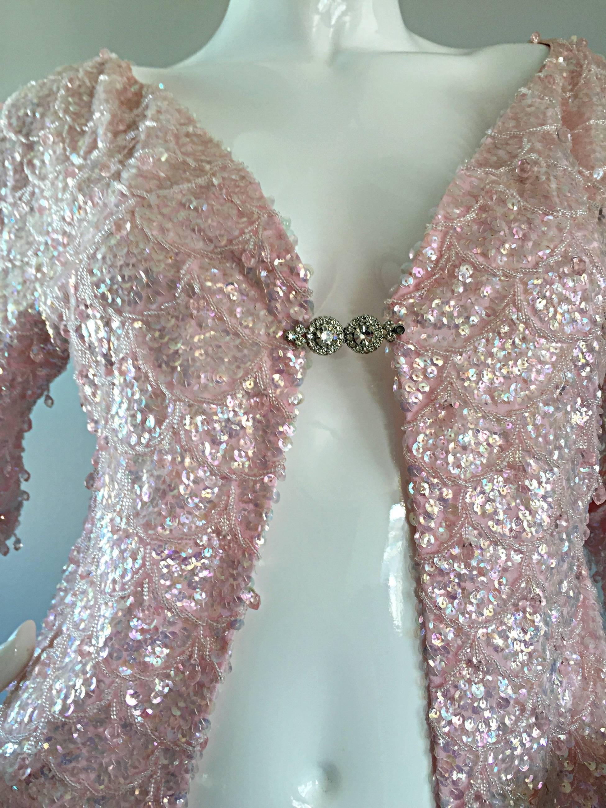 Magnifique cardigan en soie rose clair des années 1950 en perles de soie avec strass et paillettes Excellent état - En vente à San Diego, CA