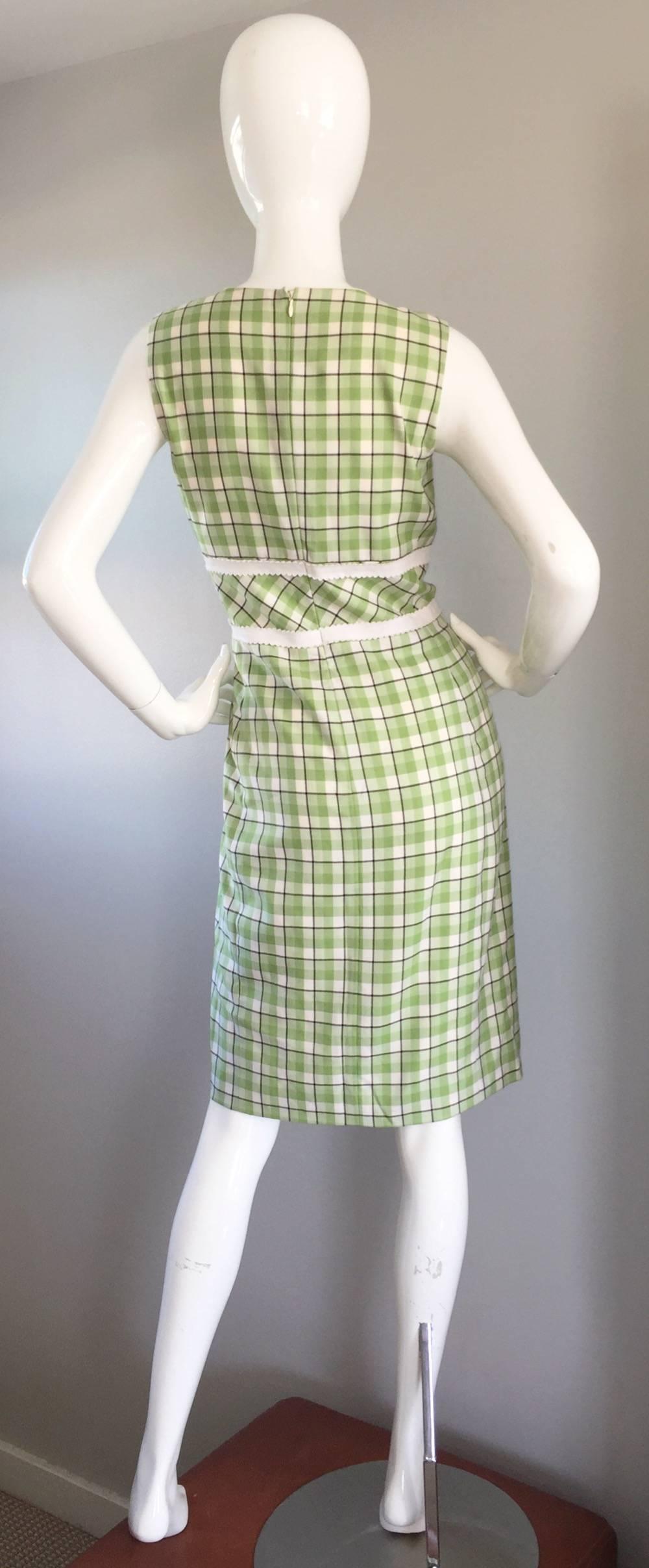 Oscar de La Renta Size 6 / 8 Saks 5th Ave Green + White Checkered Plaid Dress  In Excellent Condition For Sale In San Diego, CA