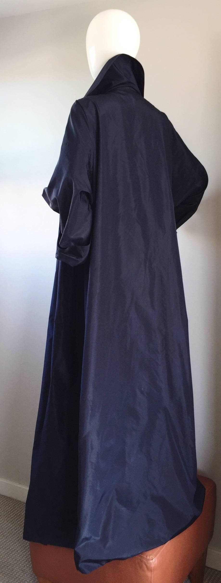 Women's Dramatic Vintage Pamela Dennis Couture Navy Blue Silk Opera Coat Evening Jacket