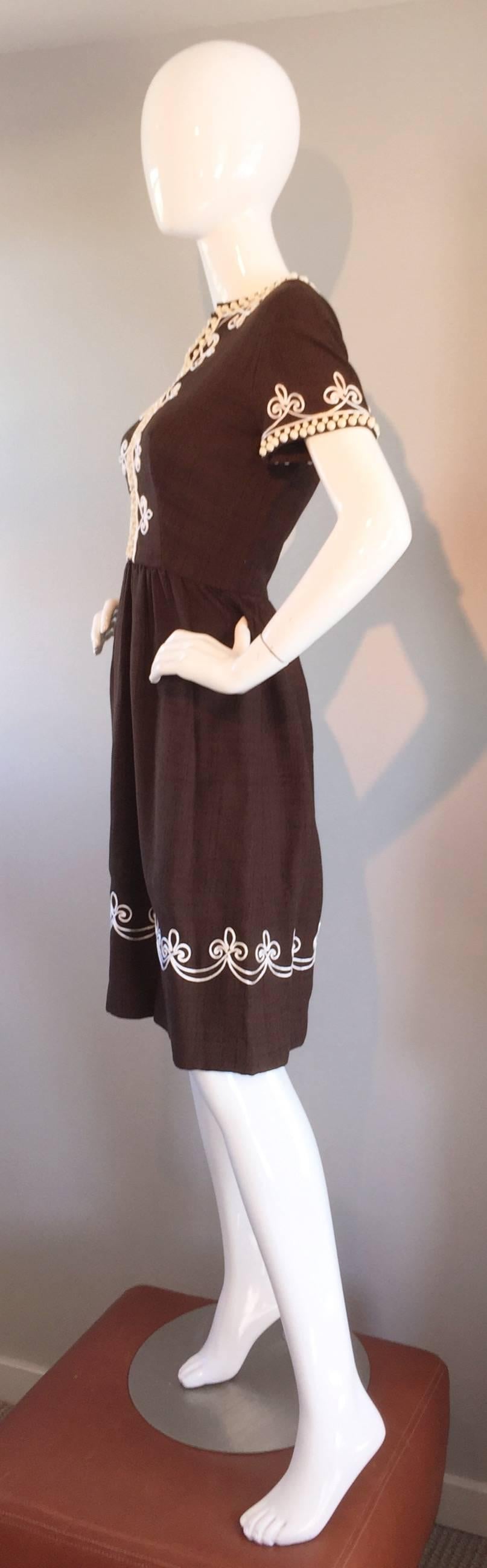 1960s Oscar de la Renta Brown + White Beaded Linen Embroidered Vintage 60s Dress In Excellent Condition In San Diego, CA