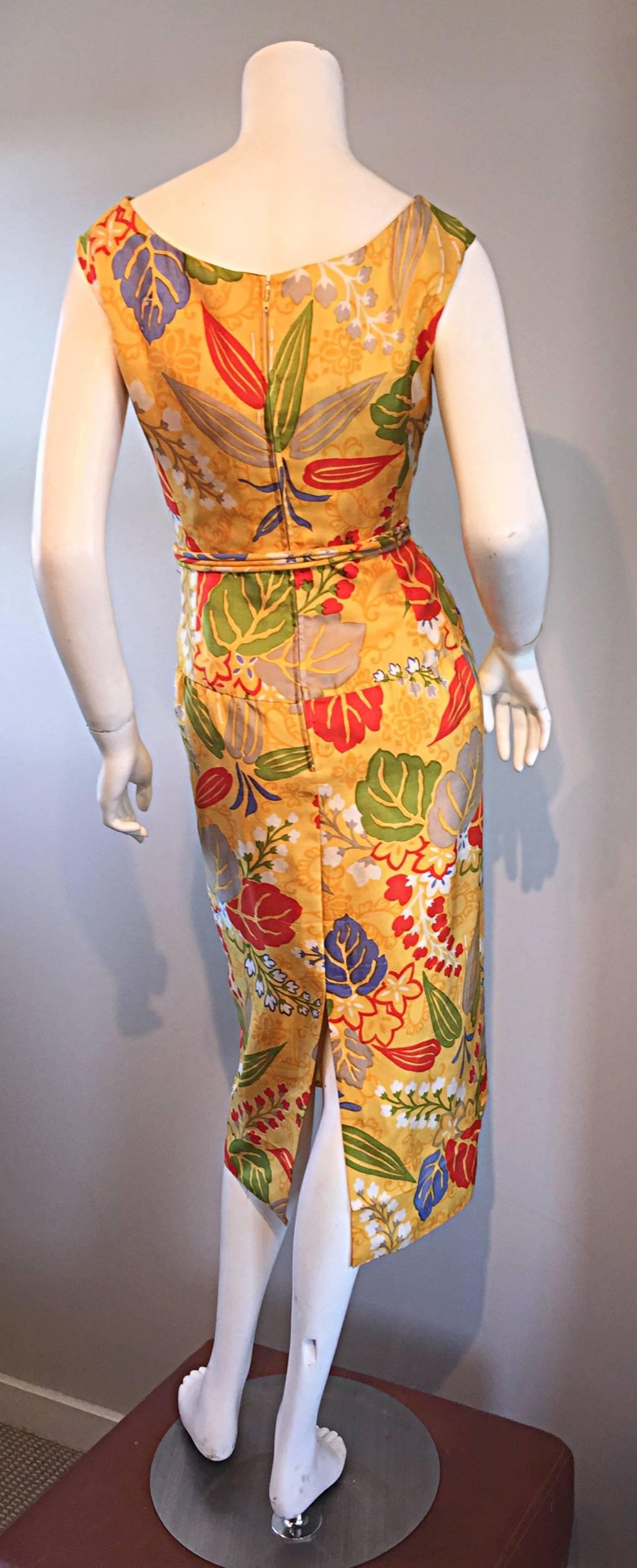 1950s Adele Simpson Vintage ' Leaves + Flowers ' Yellow Colorful Silk 50s Dress  In Excellent Condition For Sale In San Diego, CA
