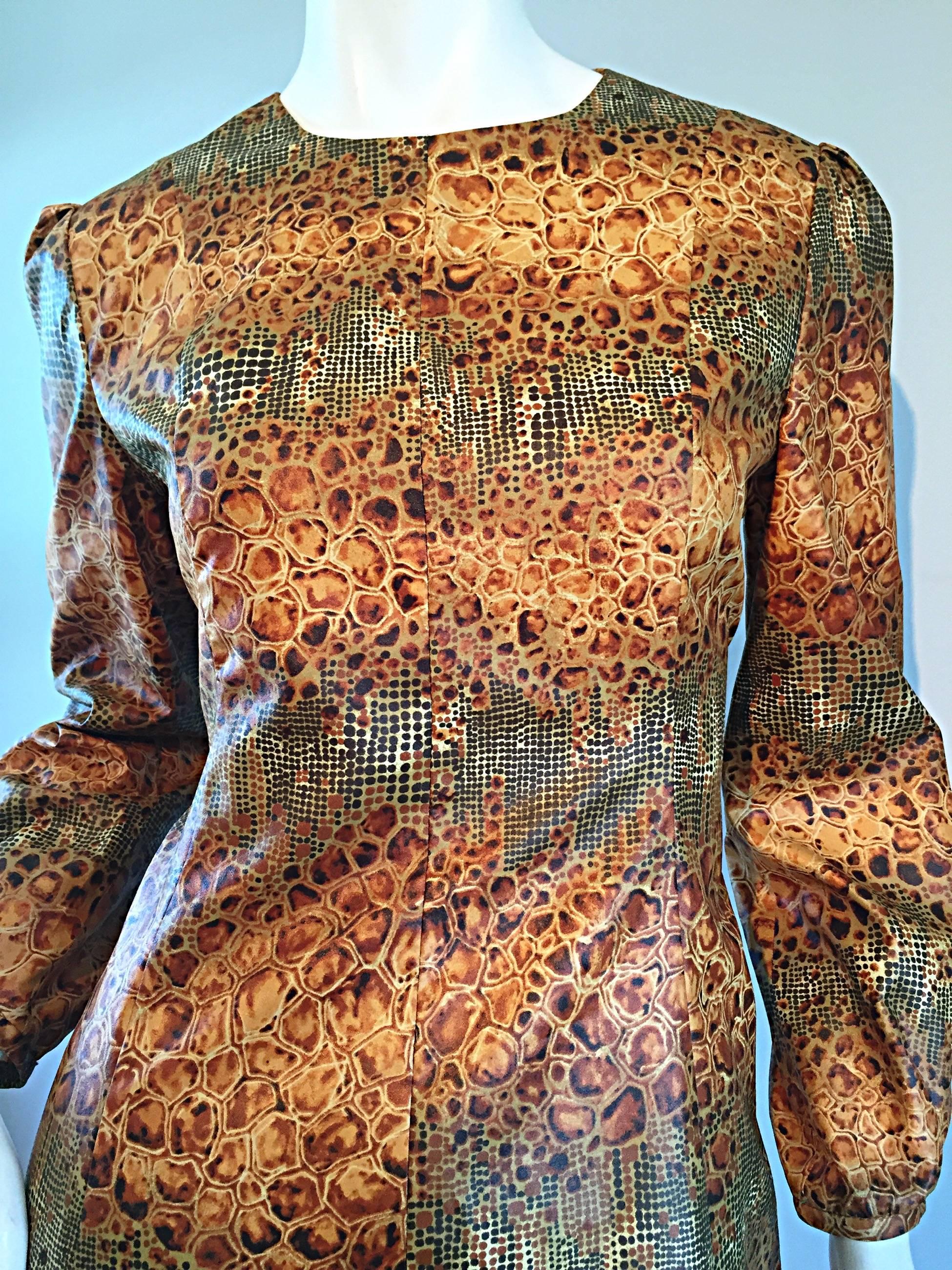 1960s Alligator + Snake Reptile Print Vintage A - Line 60s Brown Mod Dress In Excellent Condition For Sale In San Diego, CA