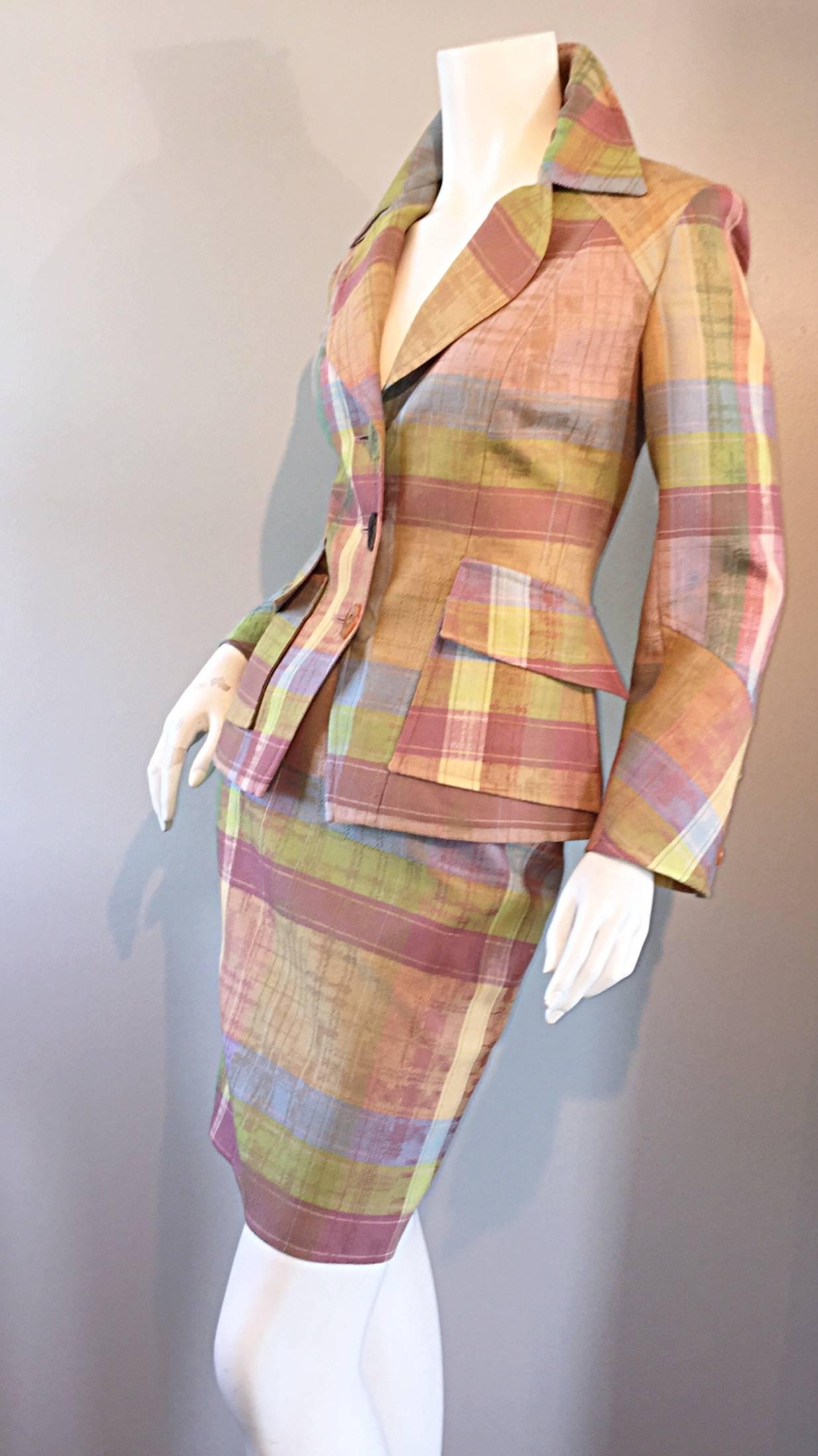 Christian Lacroix - Tailleur jupe vintage à carreaux asymétriques et pastel, années 1990 Pour femmes en vente