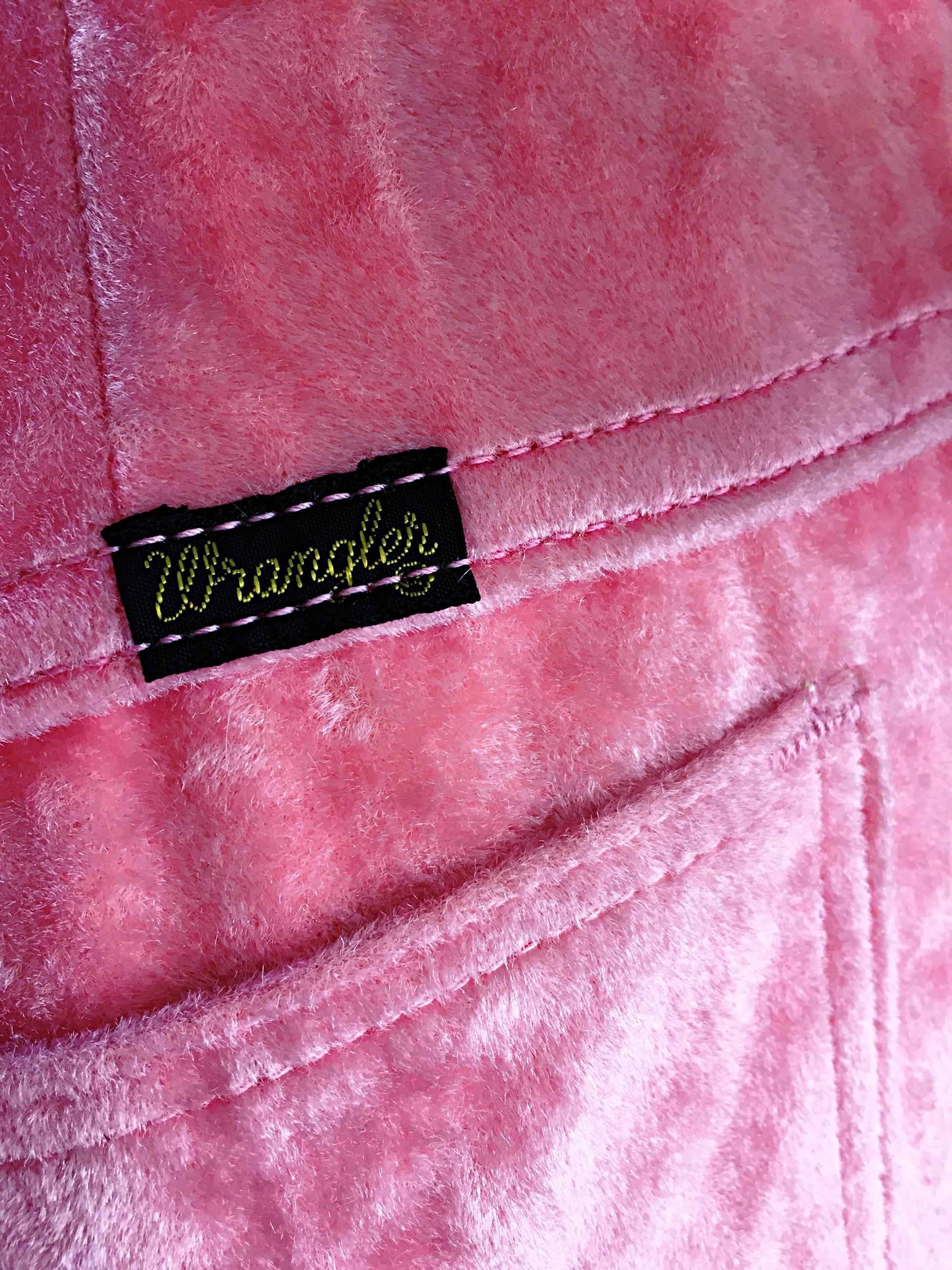Rare 1970s Wranglers Pink Velvet High Waisted Wide Leg Size 12 / 14 Bell Bottoms In Excellent Condition In San Diego, CA