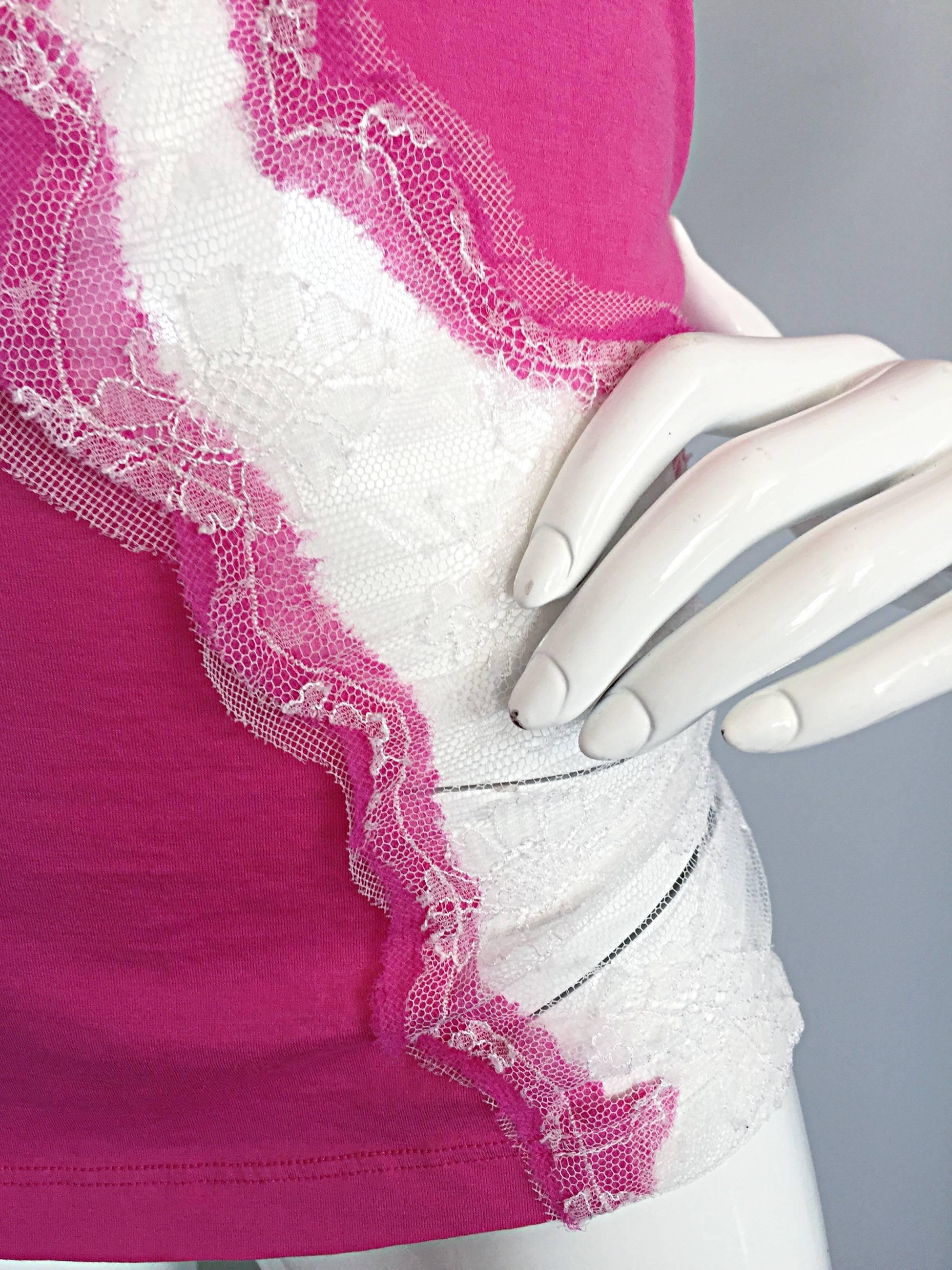 John Galliano Hot Pink + White Sleeveless Cotton Blouse w/ Lace Cut - Outs  In Excellent Condition For Sale In San Diego, CA