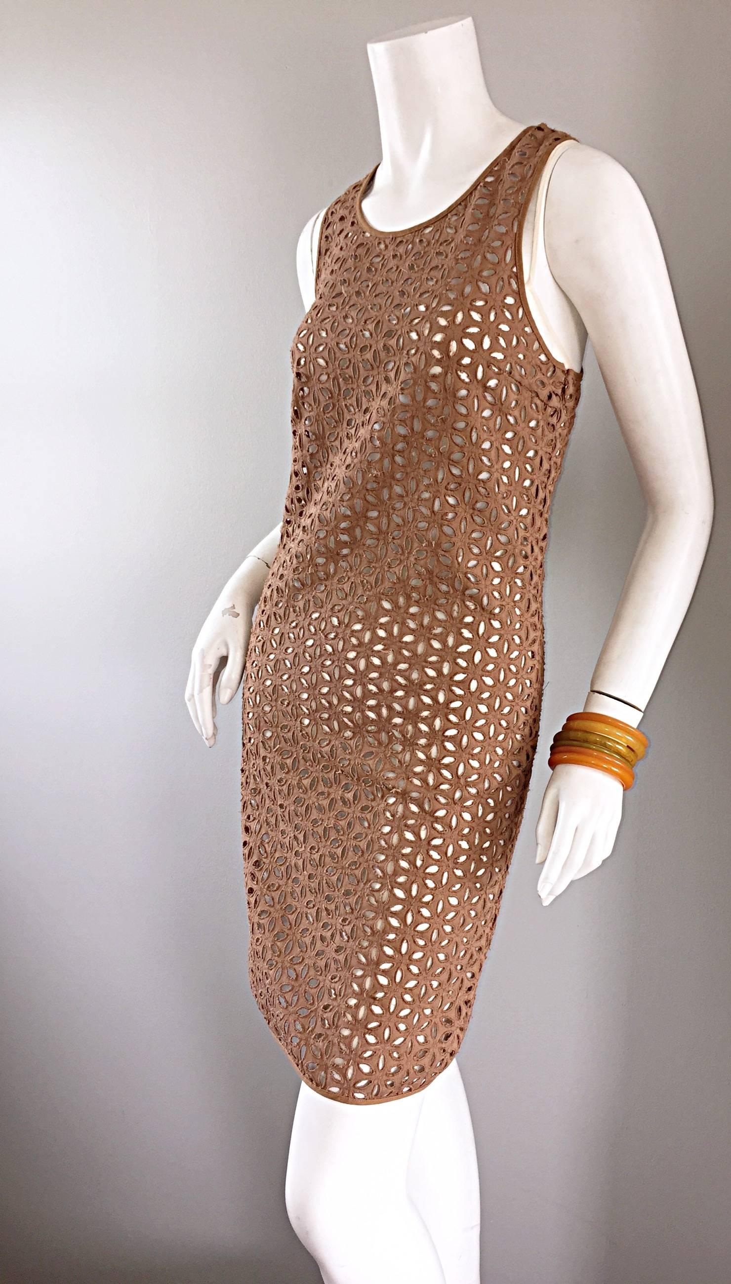 Derek Lam Chic Topo Marrón Claro Crochet Cut - Out Vestido y Slip en Nuevo estado para la venta en San Diego, CA