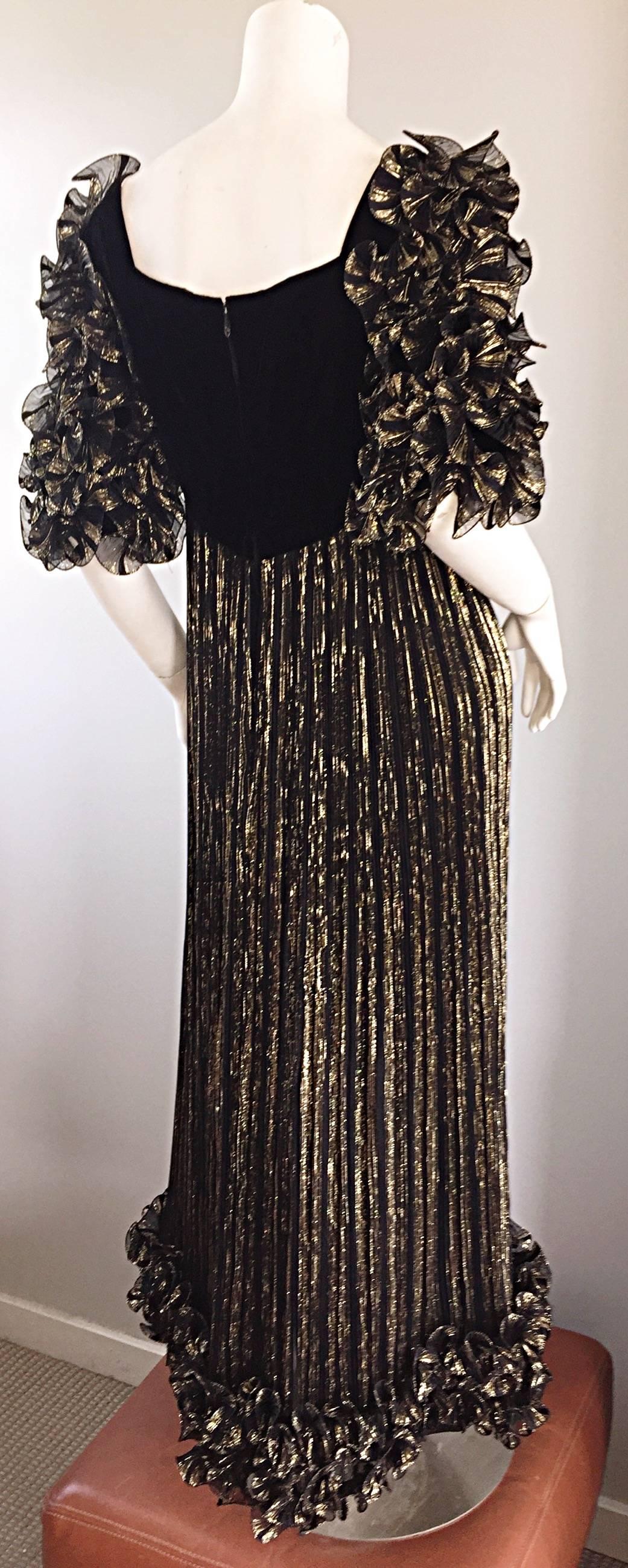 Alfred Bosand Vintage Black & Gold Plisse Pleated Ruffle Sleeve Silk Gown  For Sale 3