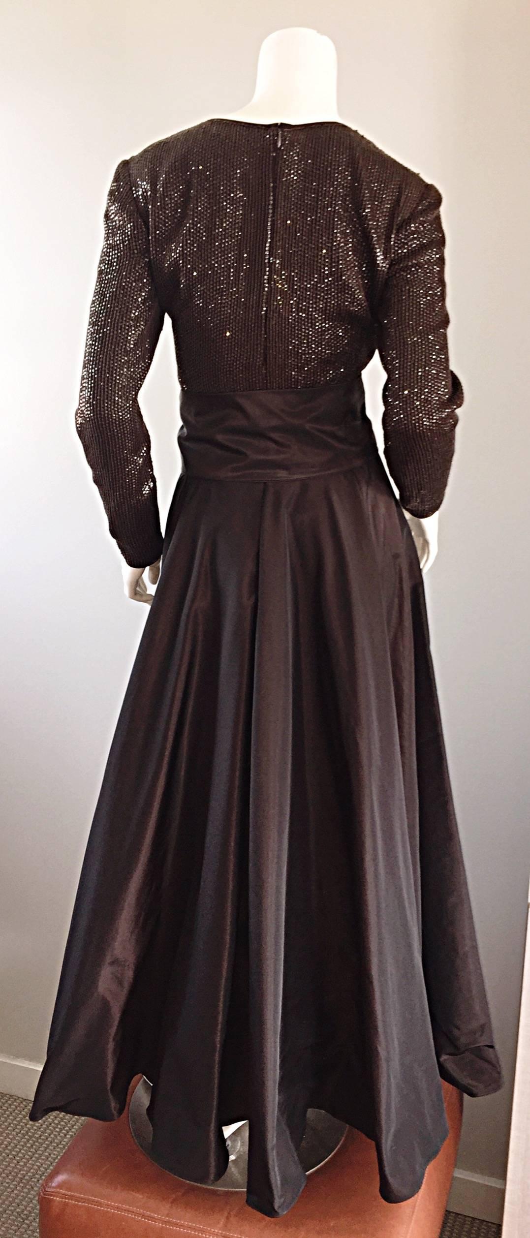 1990er Pamela Dennis Couture Größe 8 Vintage schokoladenbraun Pailletten-Taft-Kleid im Zustand „Hervorragend“ im Angebot in San Diego, CA
