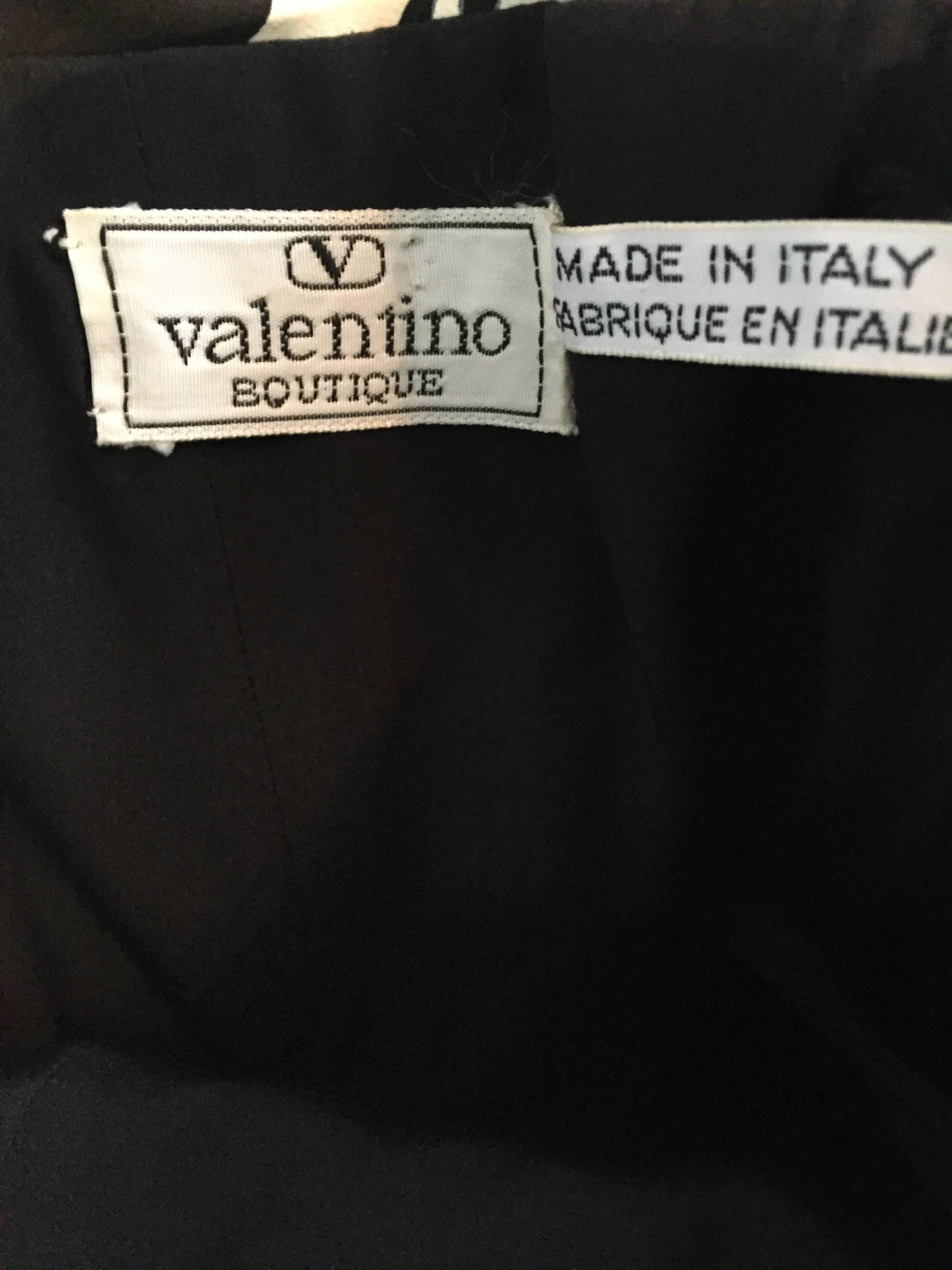 Valentino Vintage 1990s Black and White Silk Ruched Op - Art Floral Halter Dress For Sale 3