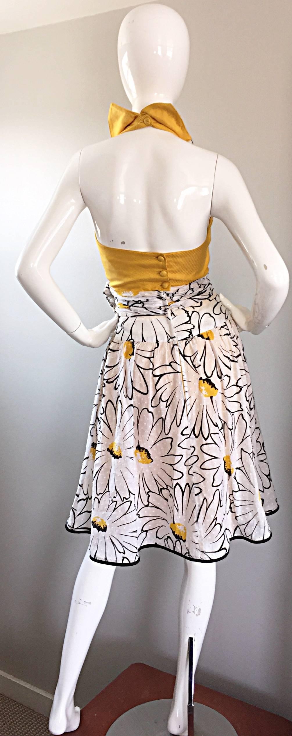 Women's Avant Garde Vintage 80s Stephan Caras Black + Yellow + White Daisy Print Dress For Sale
