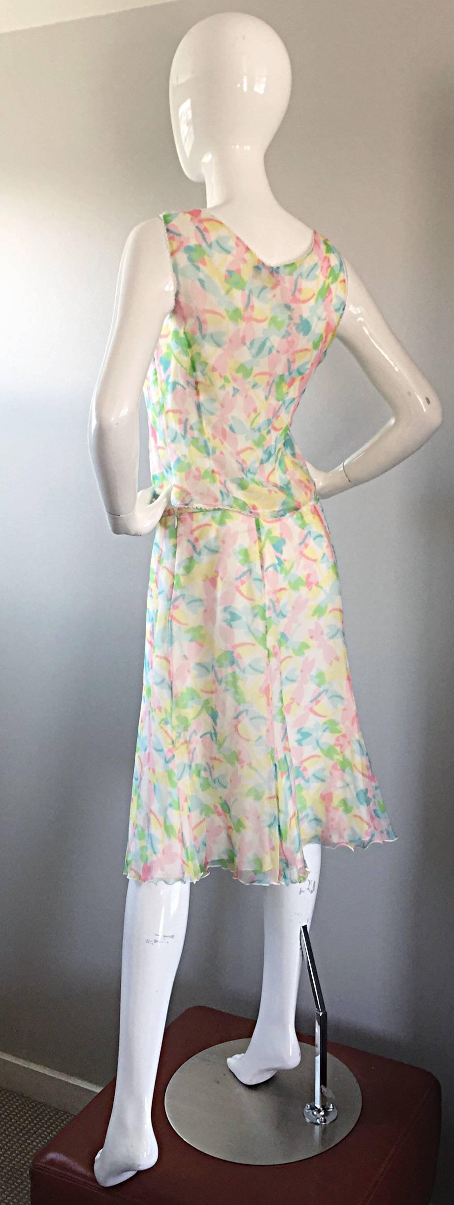 Vintage Vintage Rena Lange 1990er Jahre Seide Chiffon ' Libellen ' Kleid Set Bluse + Rock Damen im Angebot