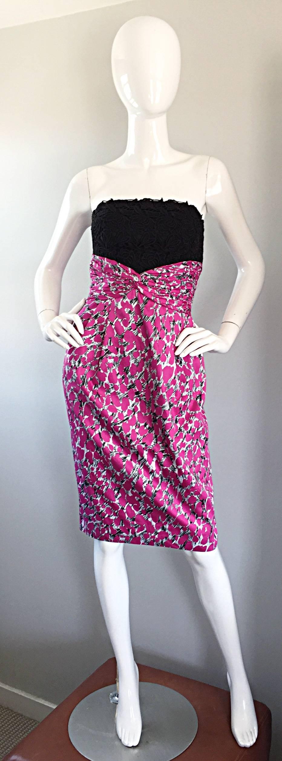 Bellissimo abito senza spalline in pizzo ricamato in seta di Liancarlo Couture per Neiman Marcus!  Presenta un ricamo intricato cucito a mano sul corpetto in fine pizzo di seta nero. Gonna attaccata con stampa leopardata astratta rosa, bianca e