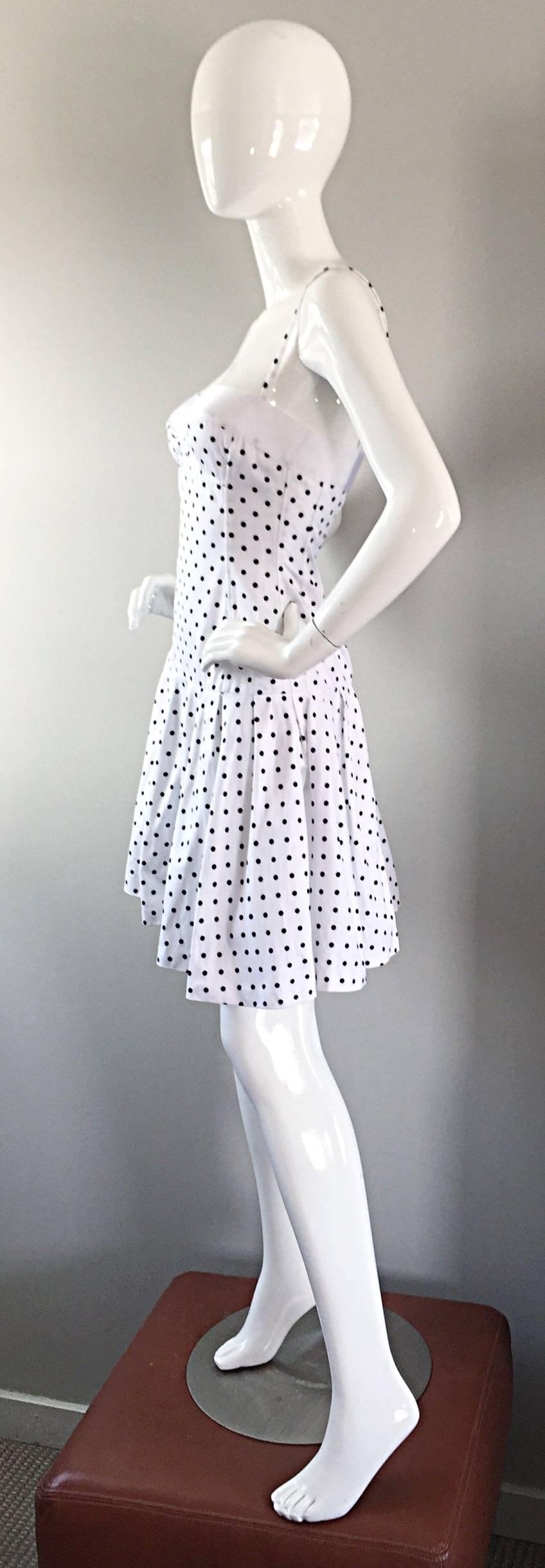 Enrico Coveri 1980s Vintage White & Black Polka Dot Cotton Fit & Flare Dress In Excellent Condition For Sale In San Diego, CA