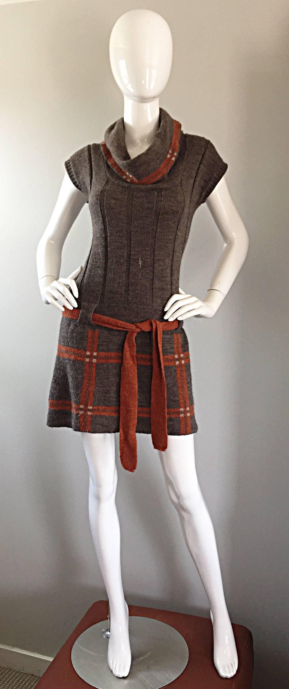 Adorable vintage COCOGIO (Made in ITALY) short sleeve sweater dress! Heather grey / light brown lightweight wool, with burnt orange and Ivory plaid, and a burnt orange matching belt. Amazing cowl neck that can be worn multiple ways. Looks great with