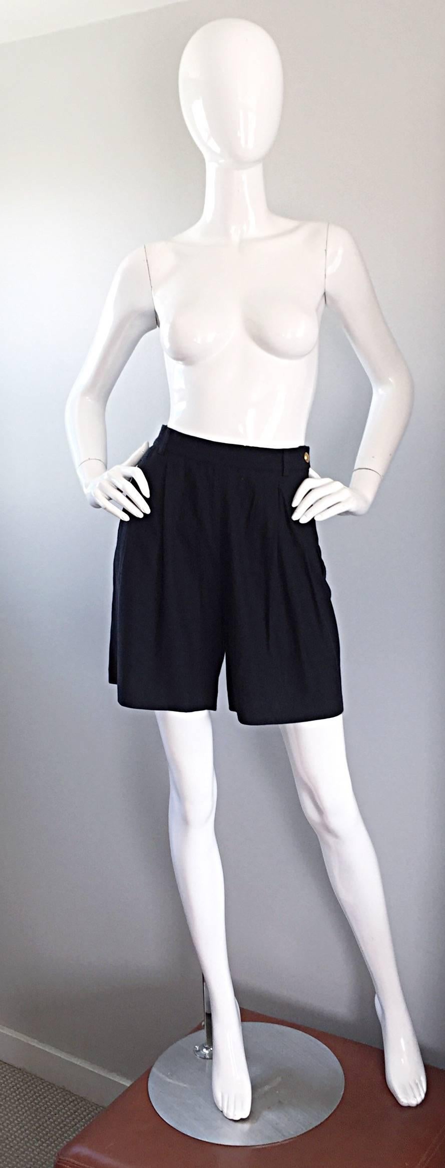 Important Tom Ford for Gucci Black Vintage High Waisted 1990s 90s Shorts  For Sale 3