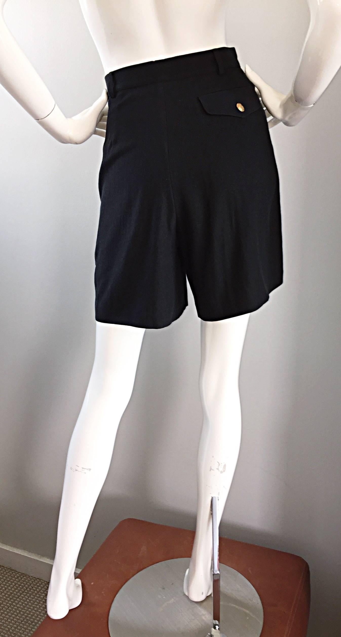Women's or Men's Important Tom Ford for Gucci Black Vintage High Waisted 1990s 90s Shorts  For Sale